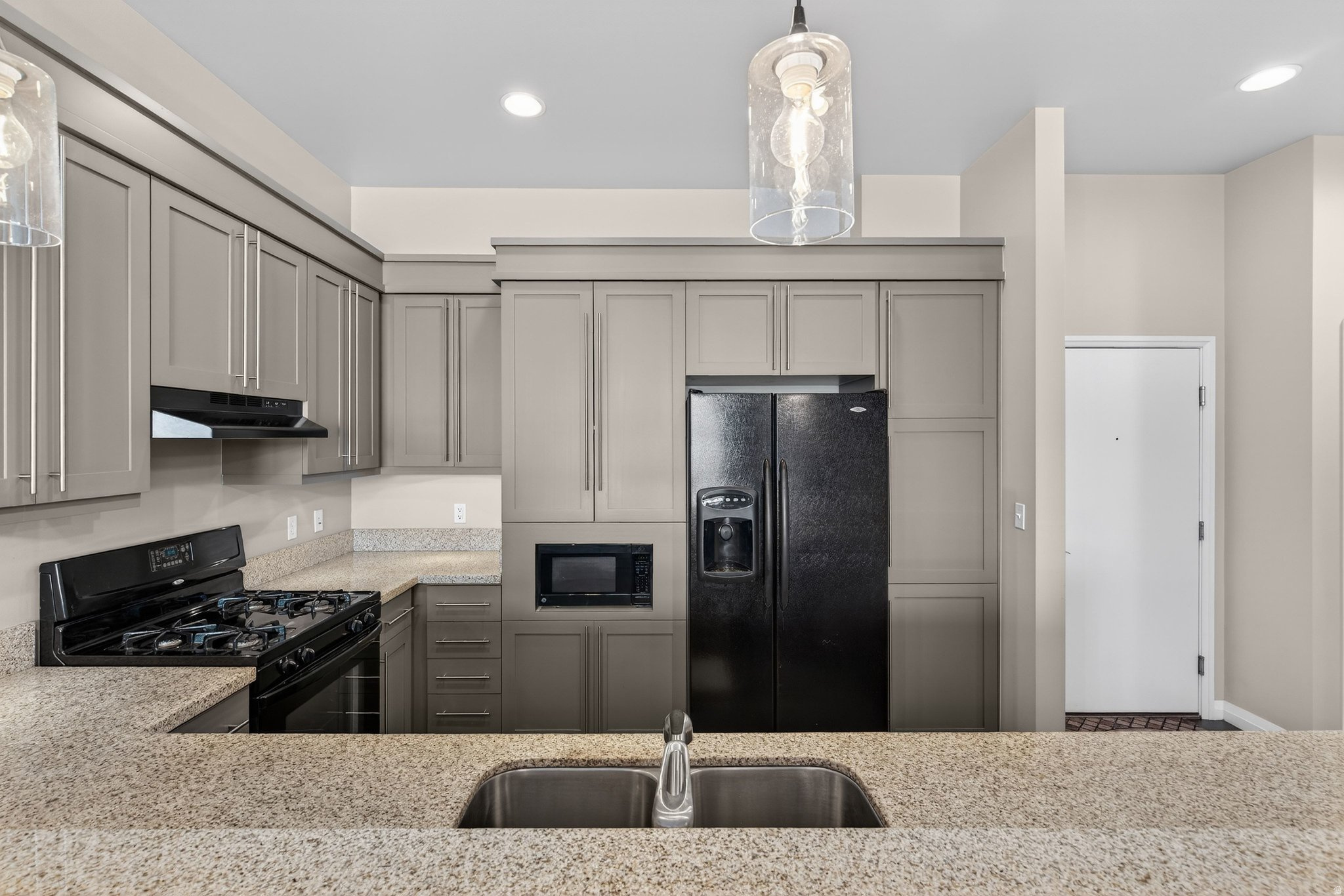 METRO CONDO - Residential