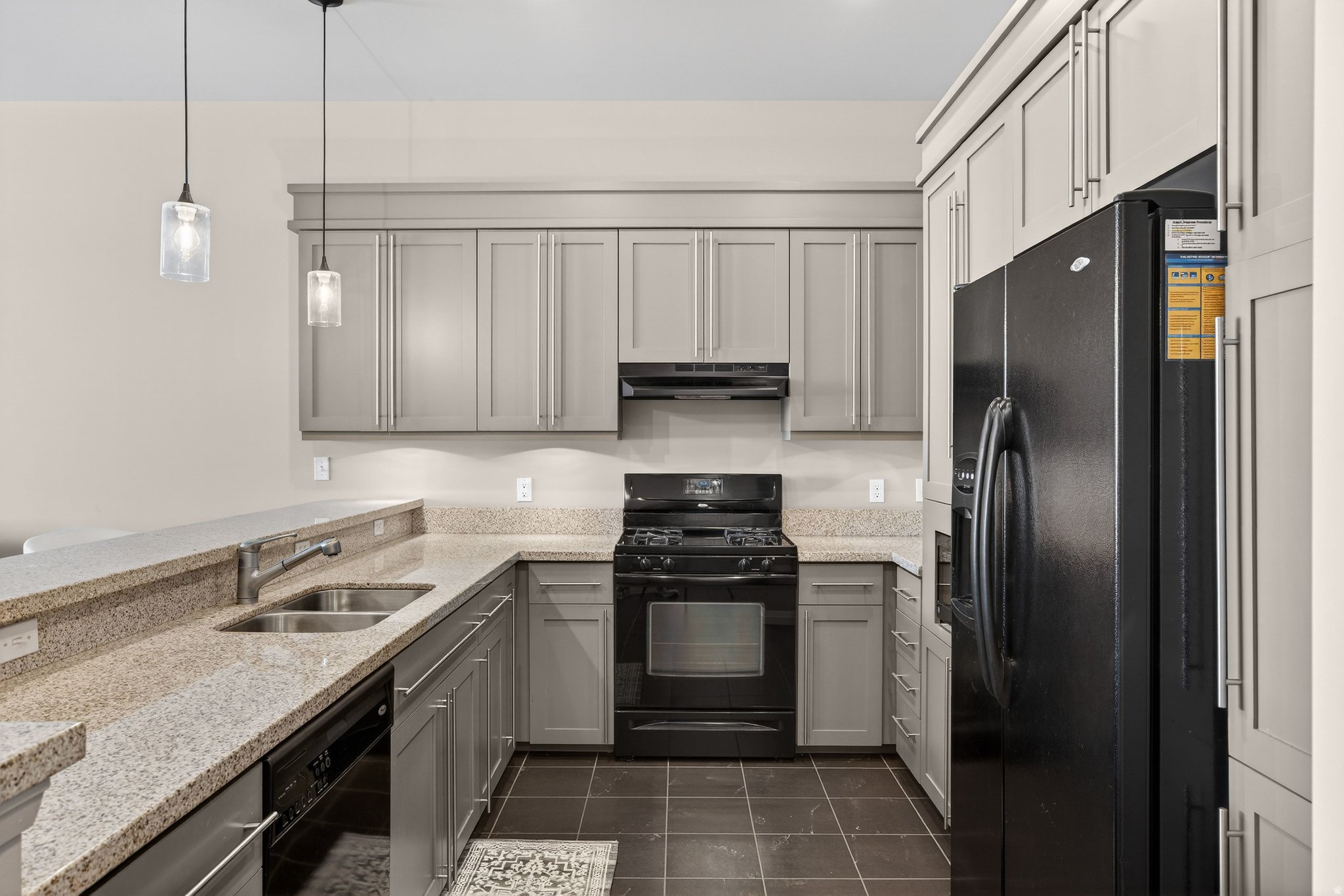 METRO CONDO - Residential
