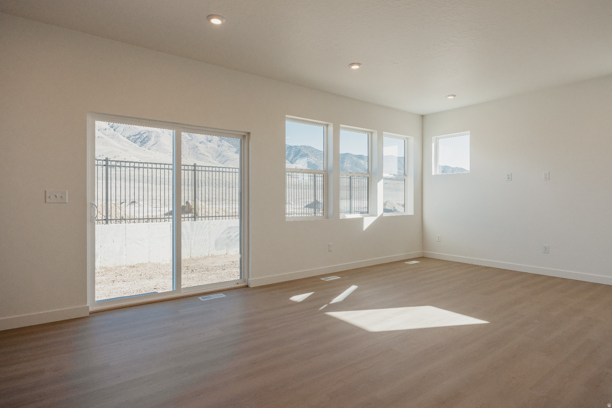 EAGLE HEIGHTS - Residential
