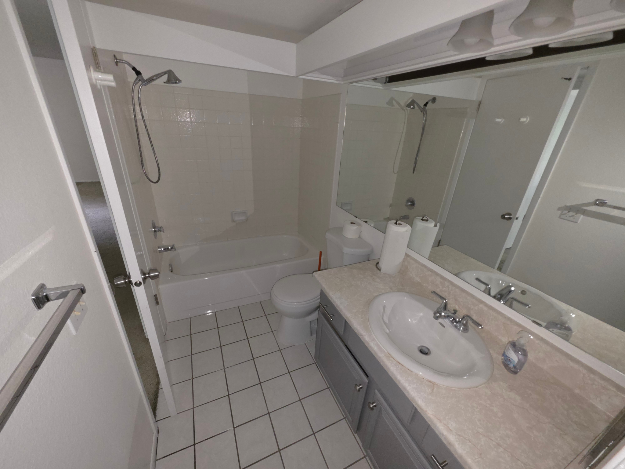 THE ORCHARD OF COUNTRYWOODS CONDOS - Residential