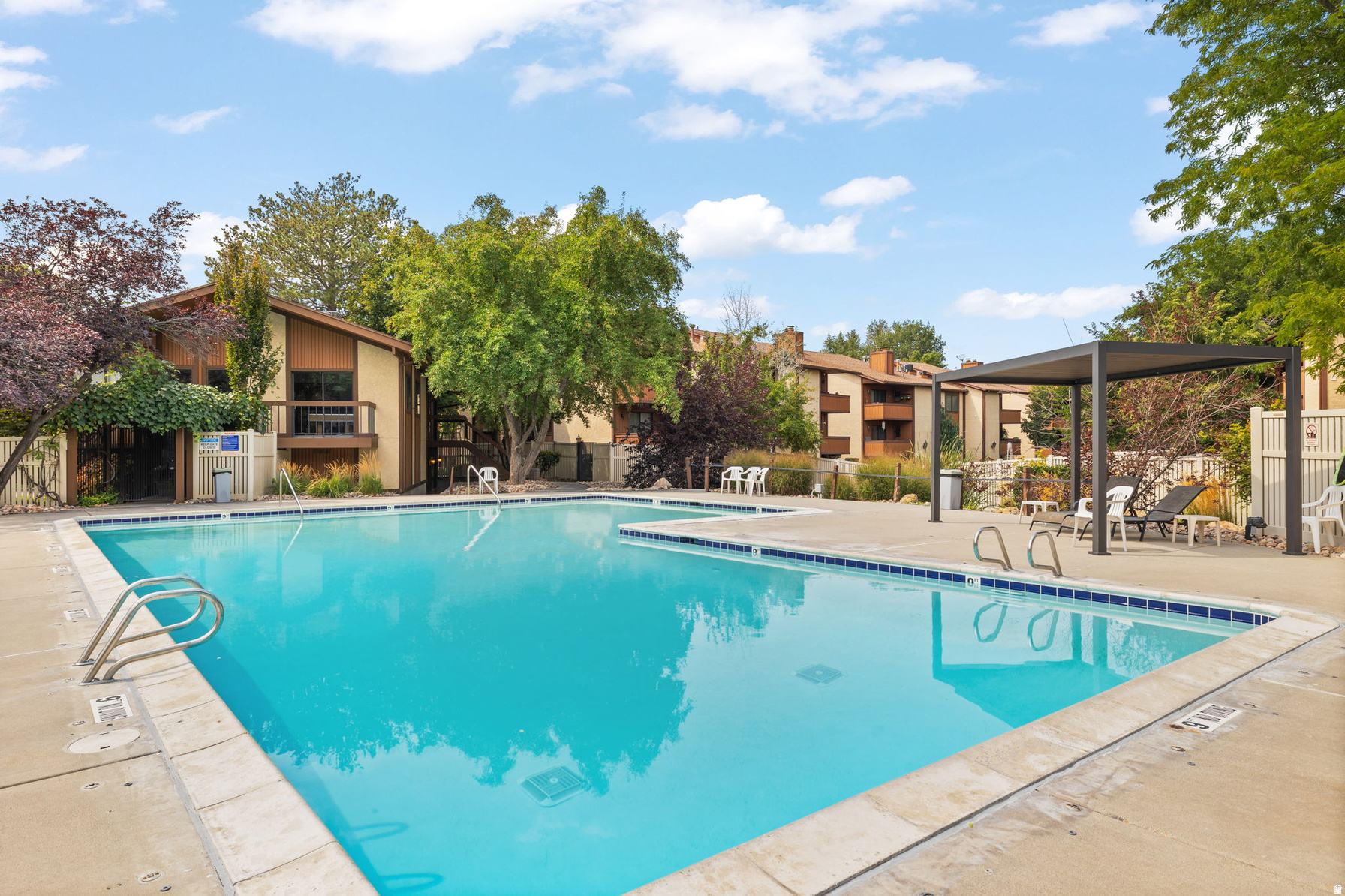 THE ORCHARD OF COUNTRYWOODS CONDOS - Residential