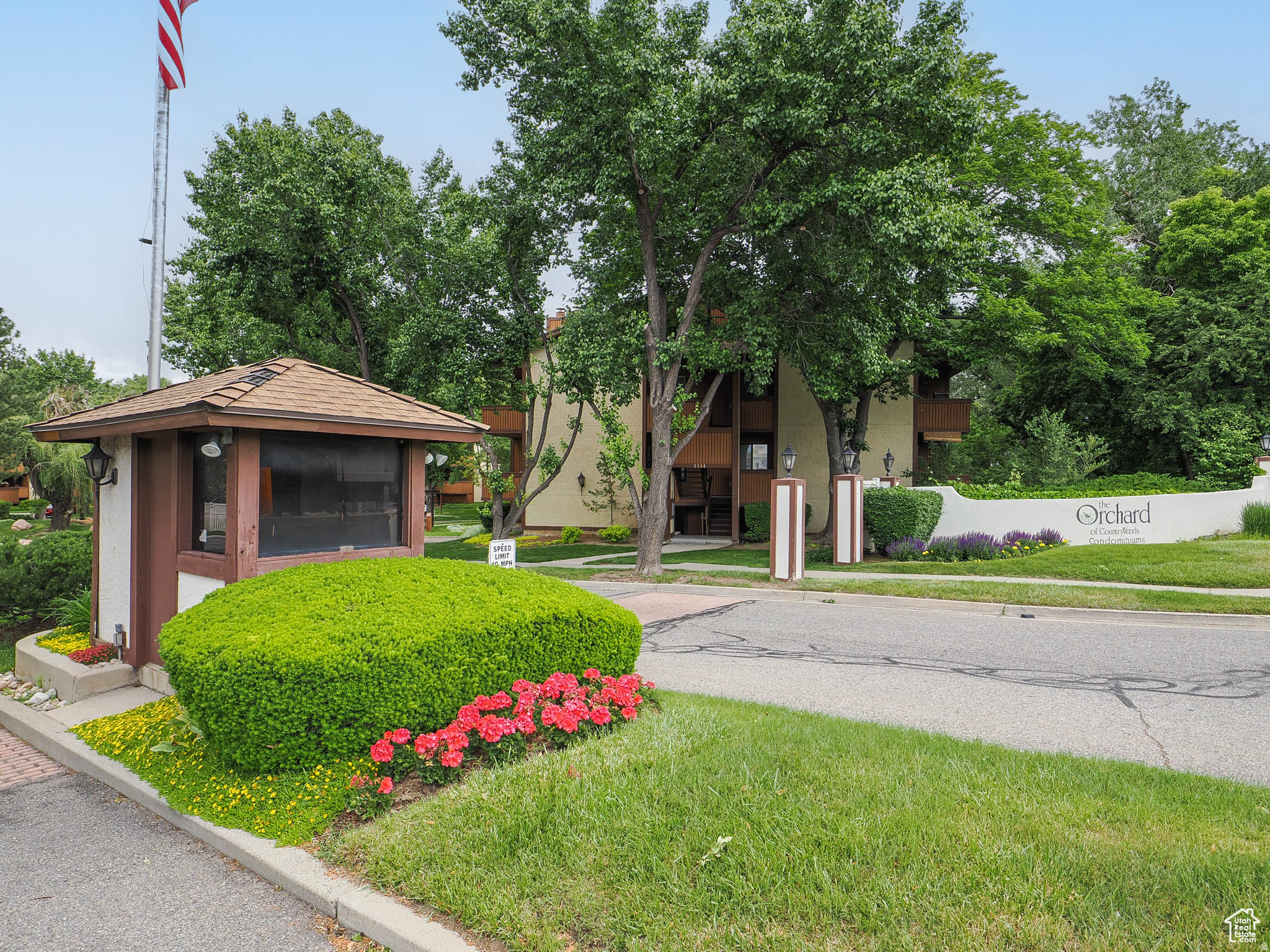 THE ORCHARD OF COUNTRYWOODS CONDOS - Residential
