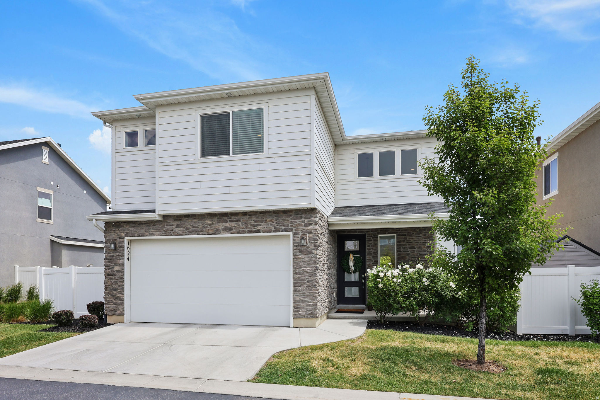 This stunning 4-bedroom, 2.5-bathroom home shows like new and reflects pride of ownership in every aspect. Featuring a bright open floor plan filled with natural light, this home offers comfortable living and an inviting atmosphere perfect for entertaining or everyday life. Step outside to enjoy the private fully fenced and landscaped yard, ideal for relaxing, gatherings, or play. Immaculately maintained and truly move-in ready, this is a must-see home that stands out from the rest!