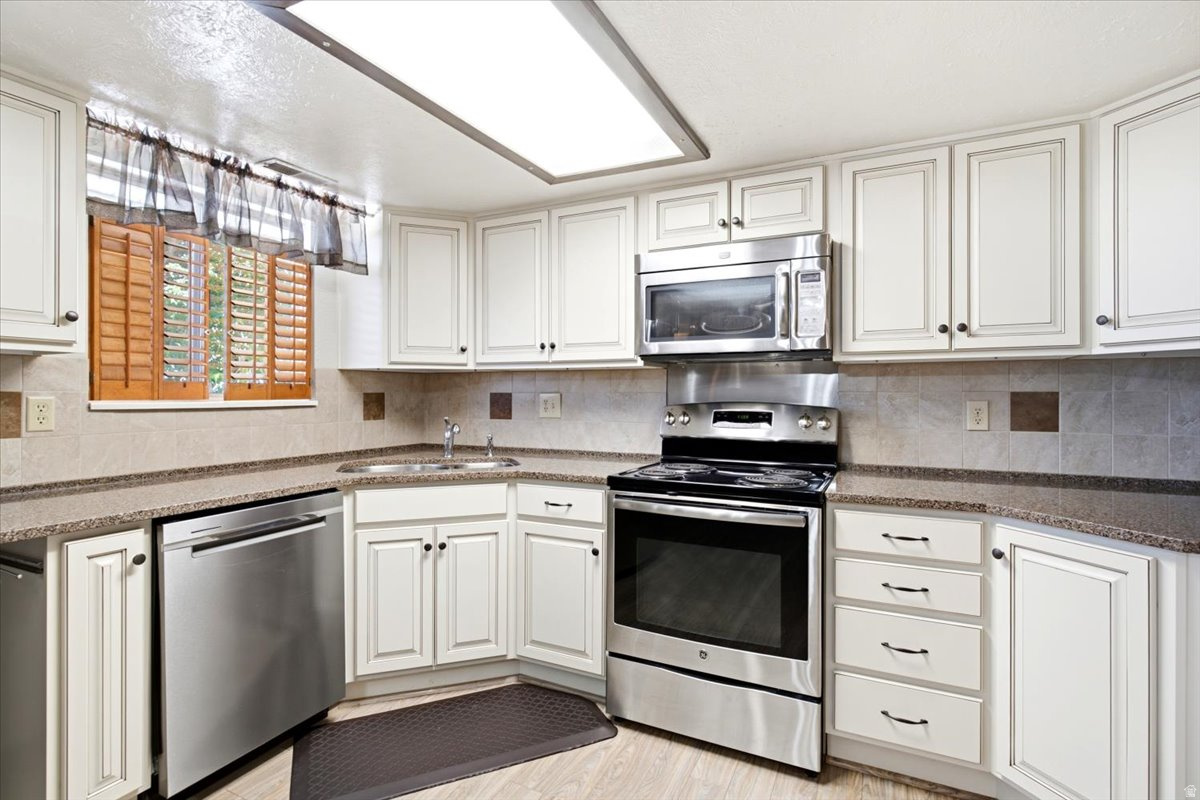 EAST RIDGE - Residential