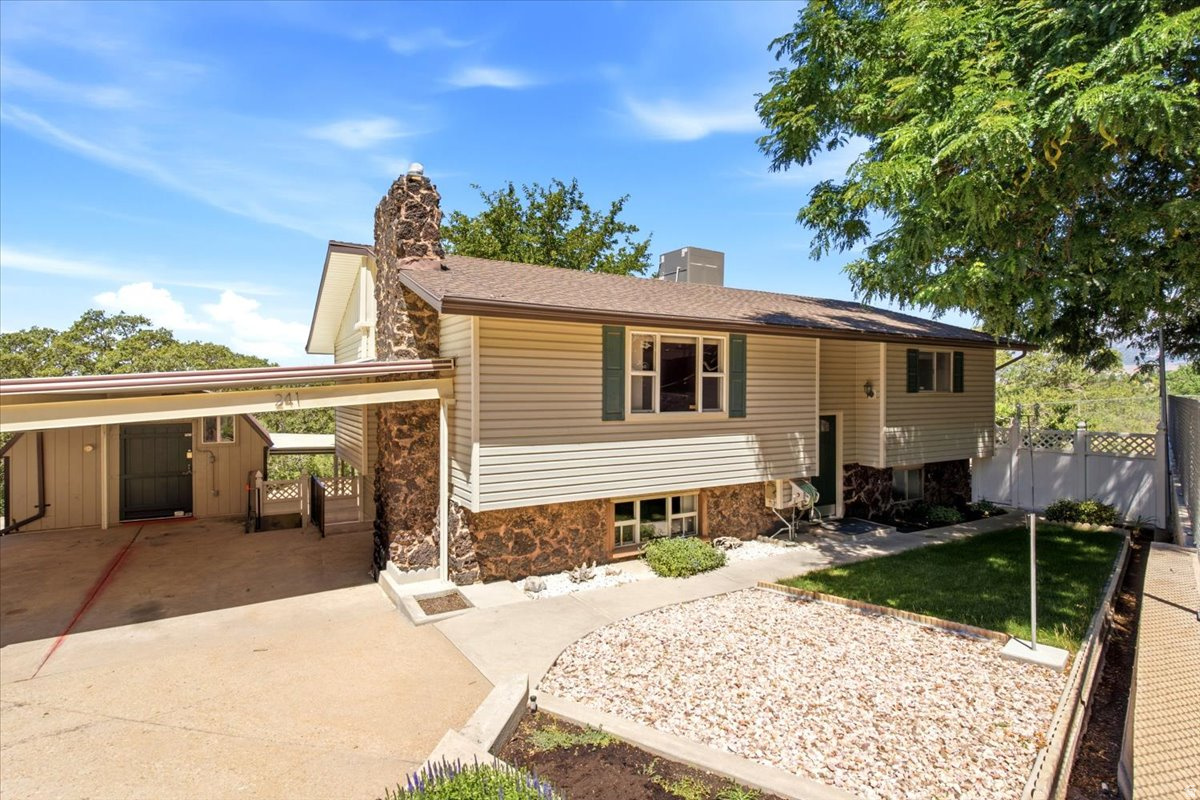 EAST RIDGE - Residential