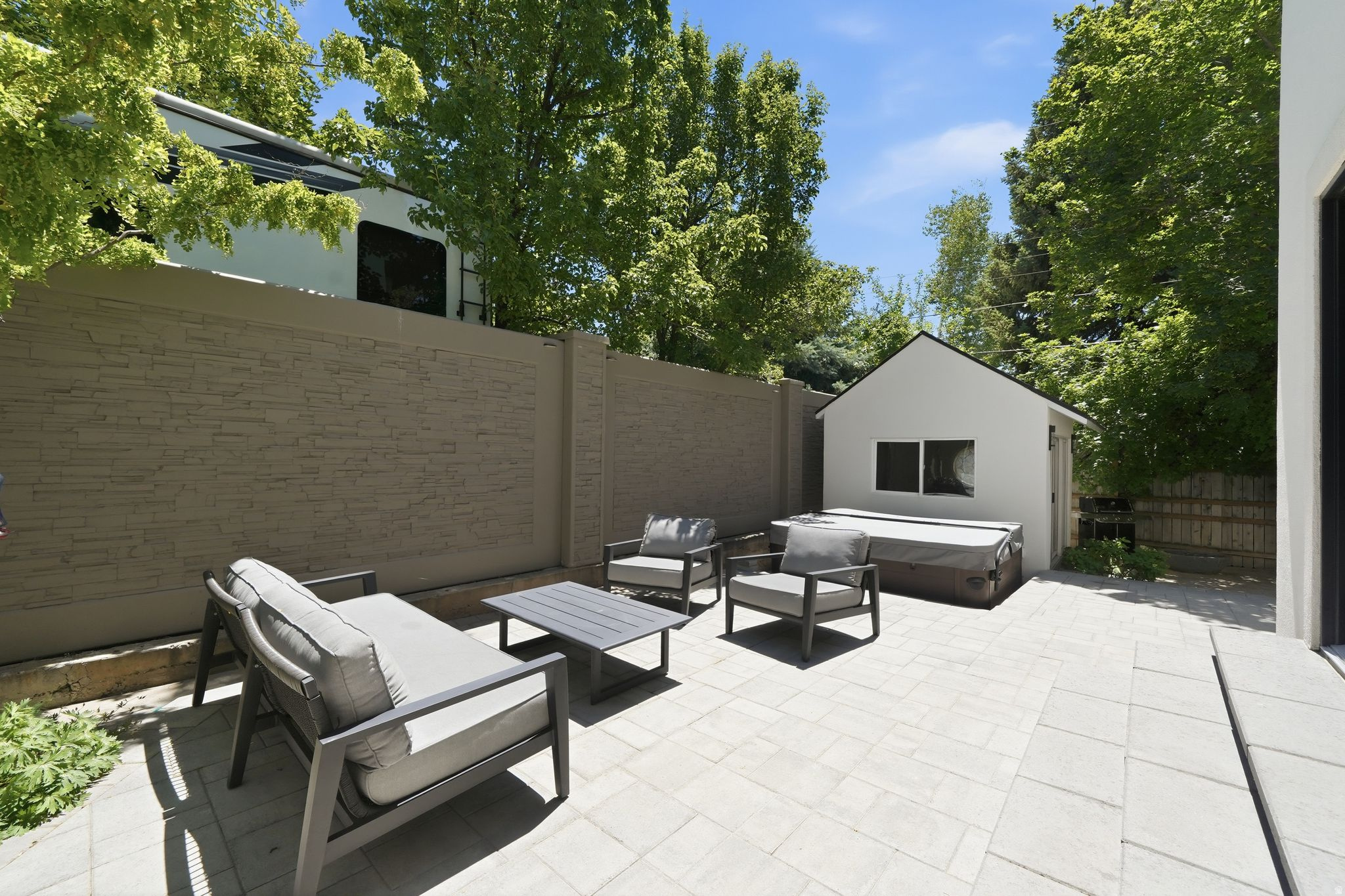 BRIARWOOD HILLS - Residential
