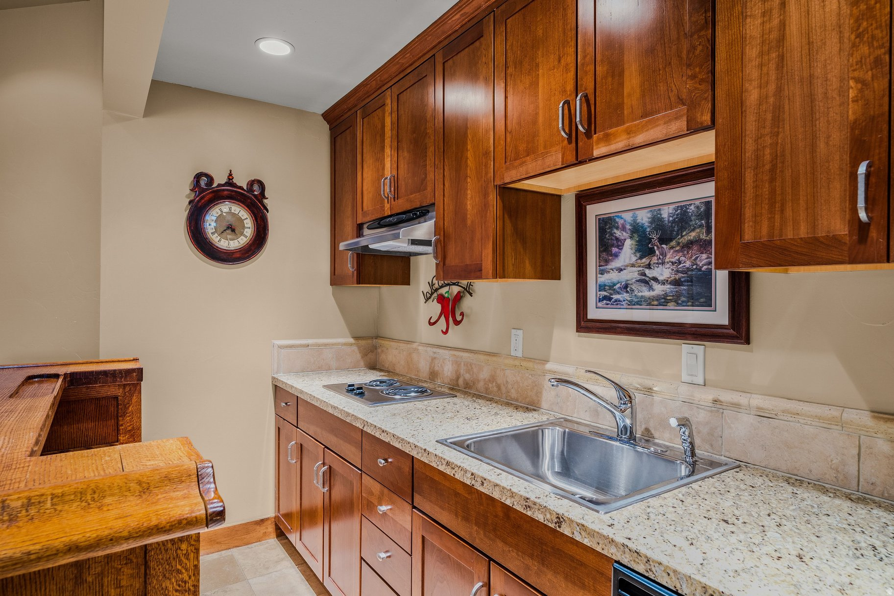 HIDDEN  OAKS - Residential