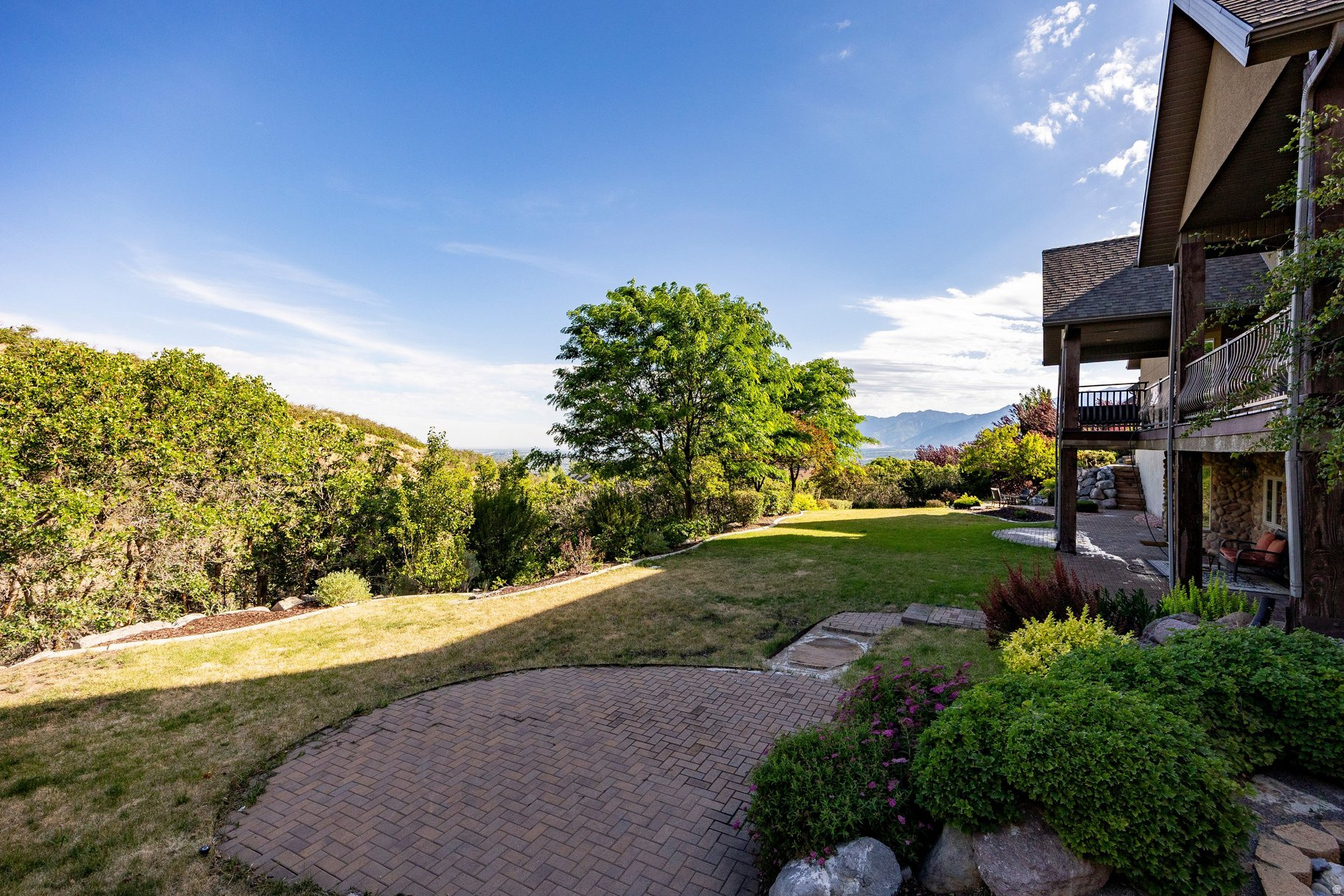 OAK HOLLOW ESTATES - Residential