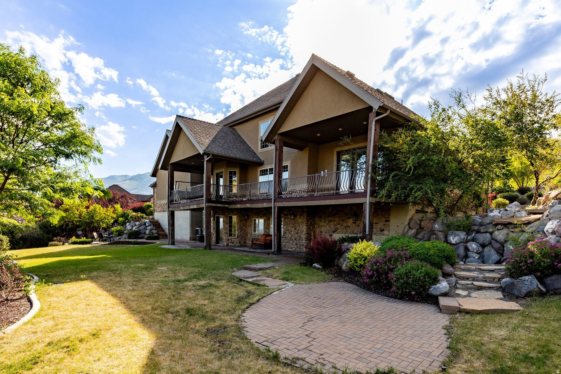 OAK HOLLOW ESTATES - Residential