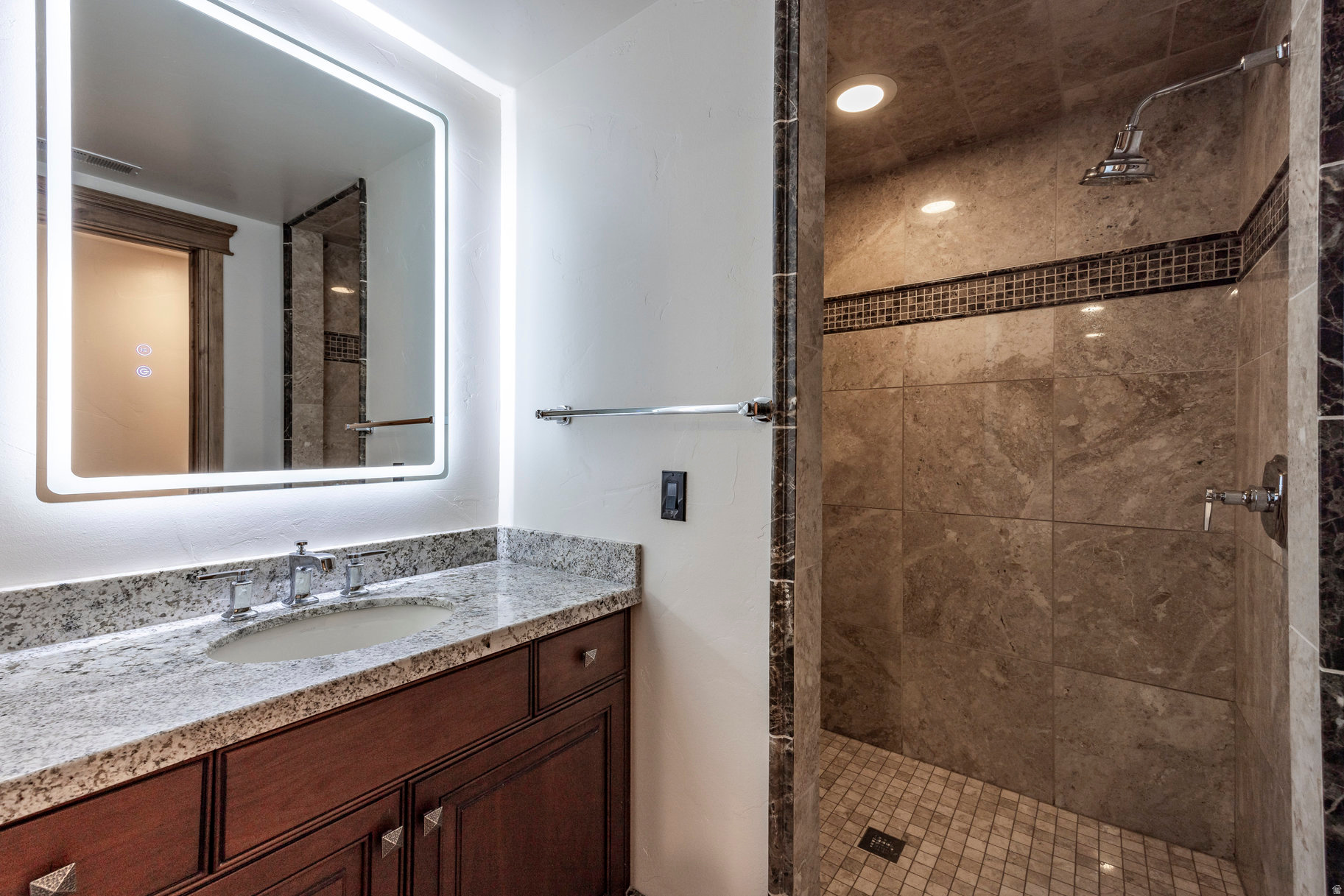 OAK HOLLOW ESTATES - Residential