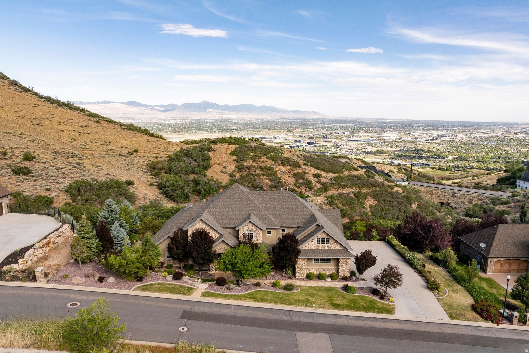 OAK HOLLOW ESTATES - Residential