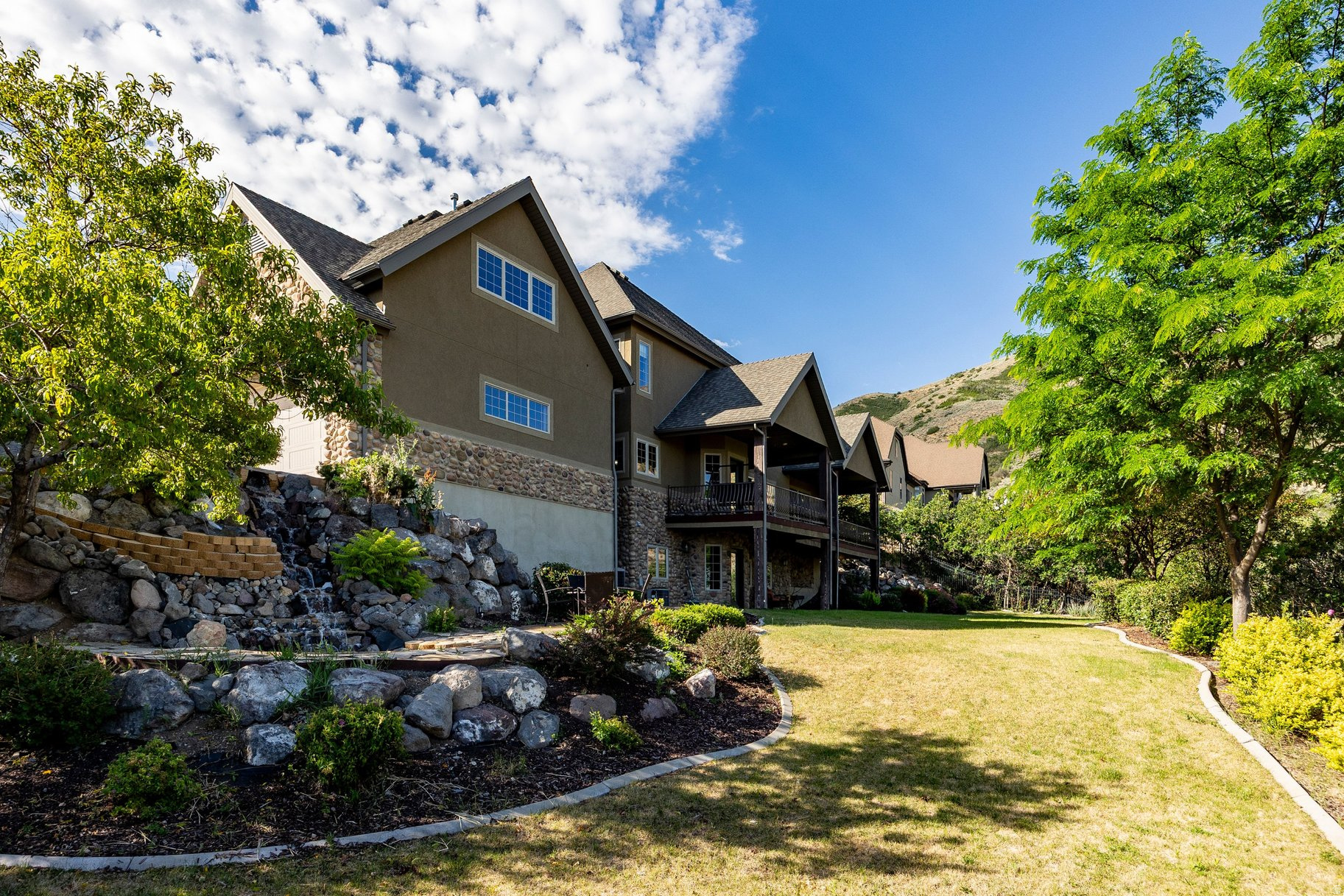 OAK HOLLOW ESTATES - Residential