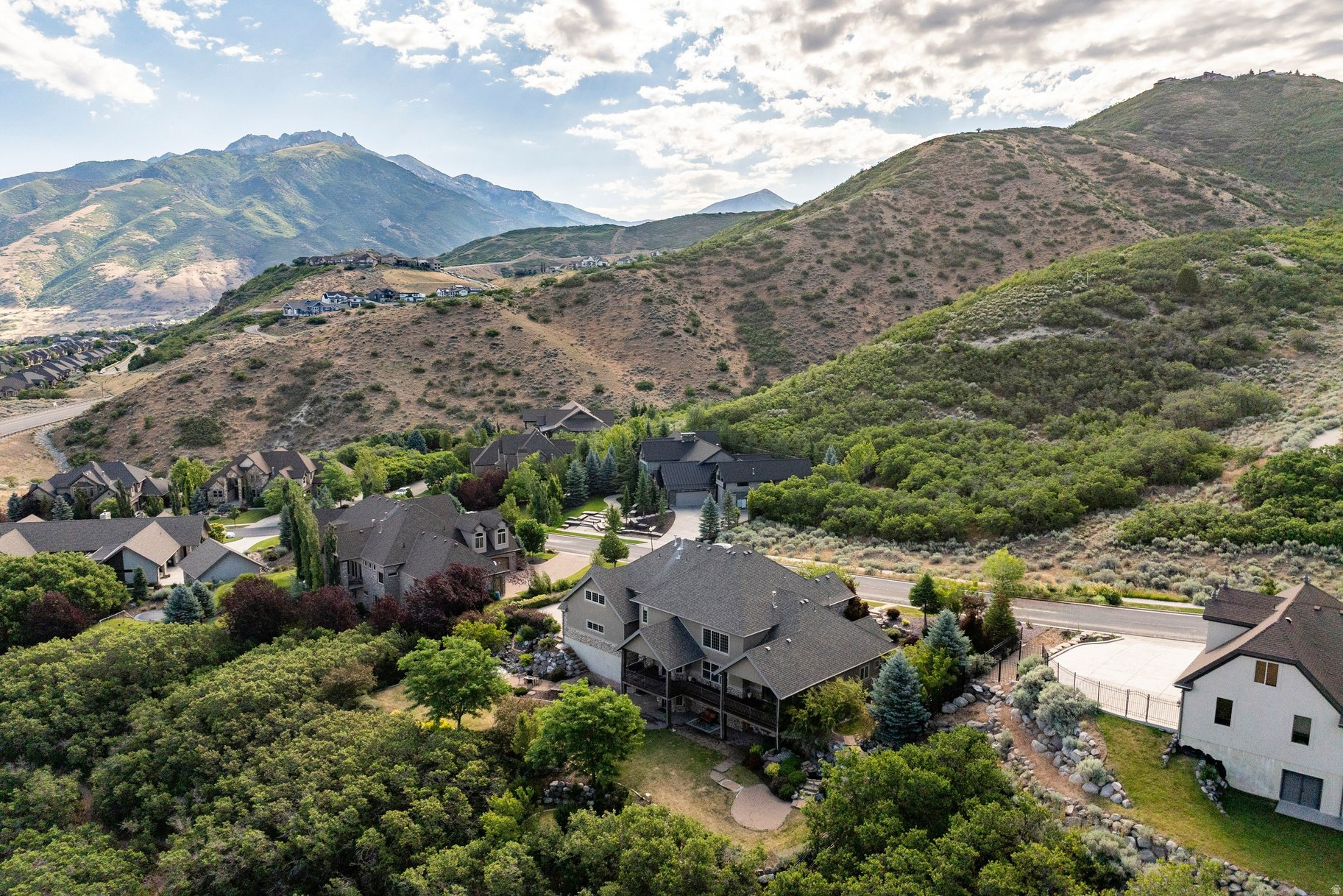 OAK HOLLOW ESTATES - Residential