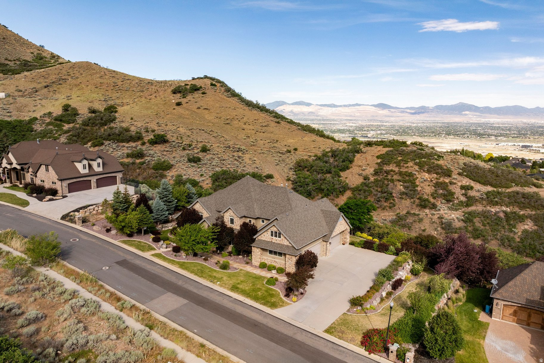 OAK HOLLOW ESTATES - Residential