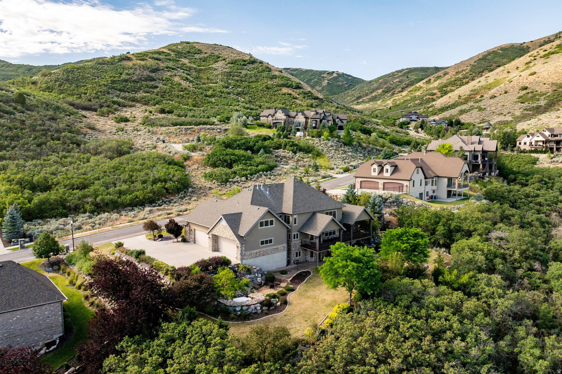 OAK HOLLOW ESTATES - Residential
