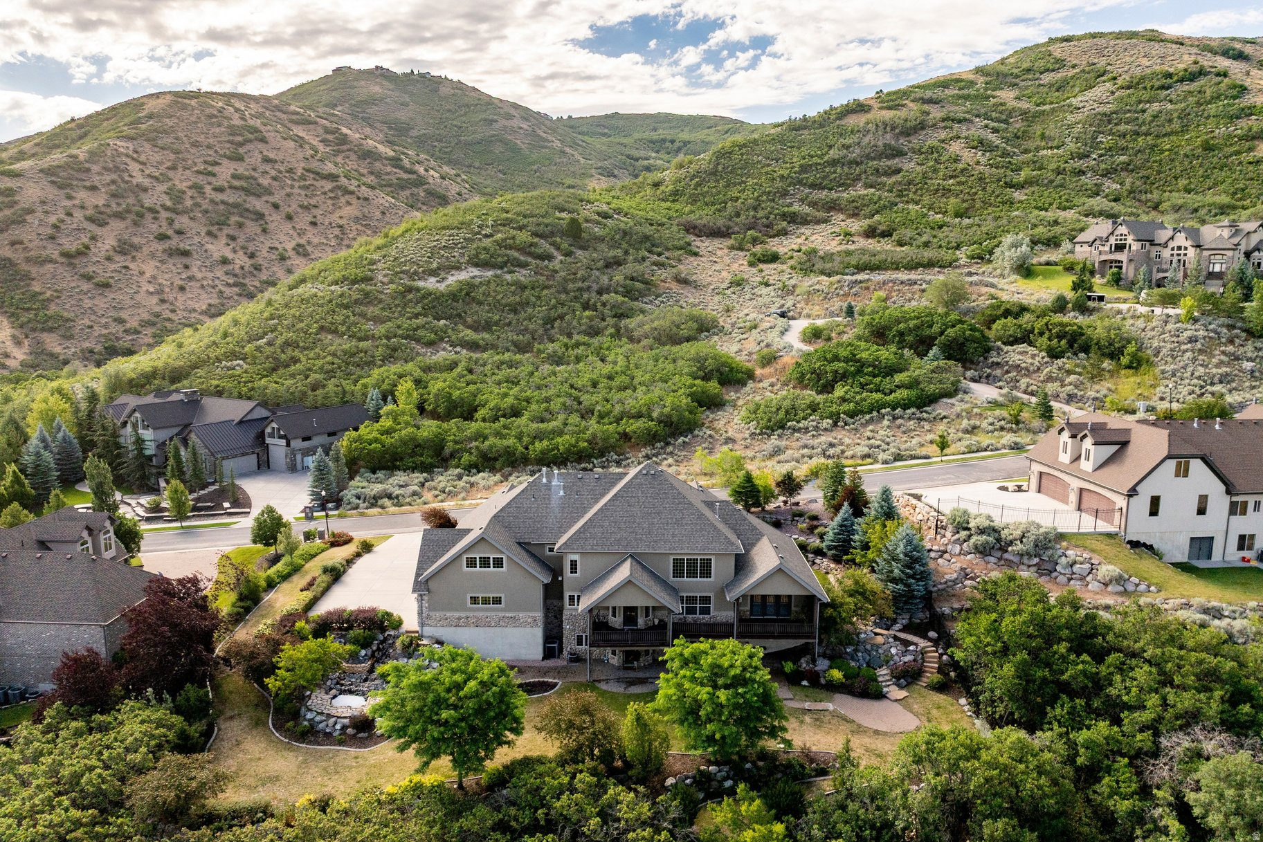 OAK HOLLOW ESTATES - Residential
