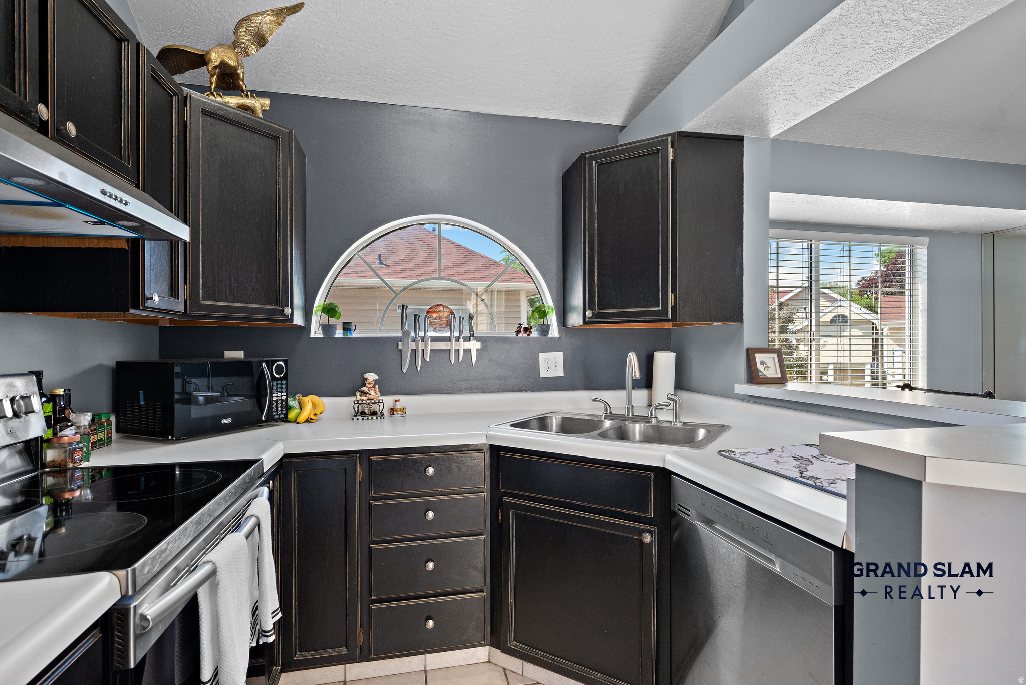 CROSSPOINT CONDOS - Residential