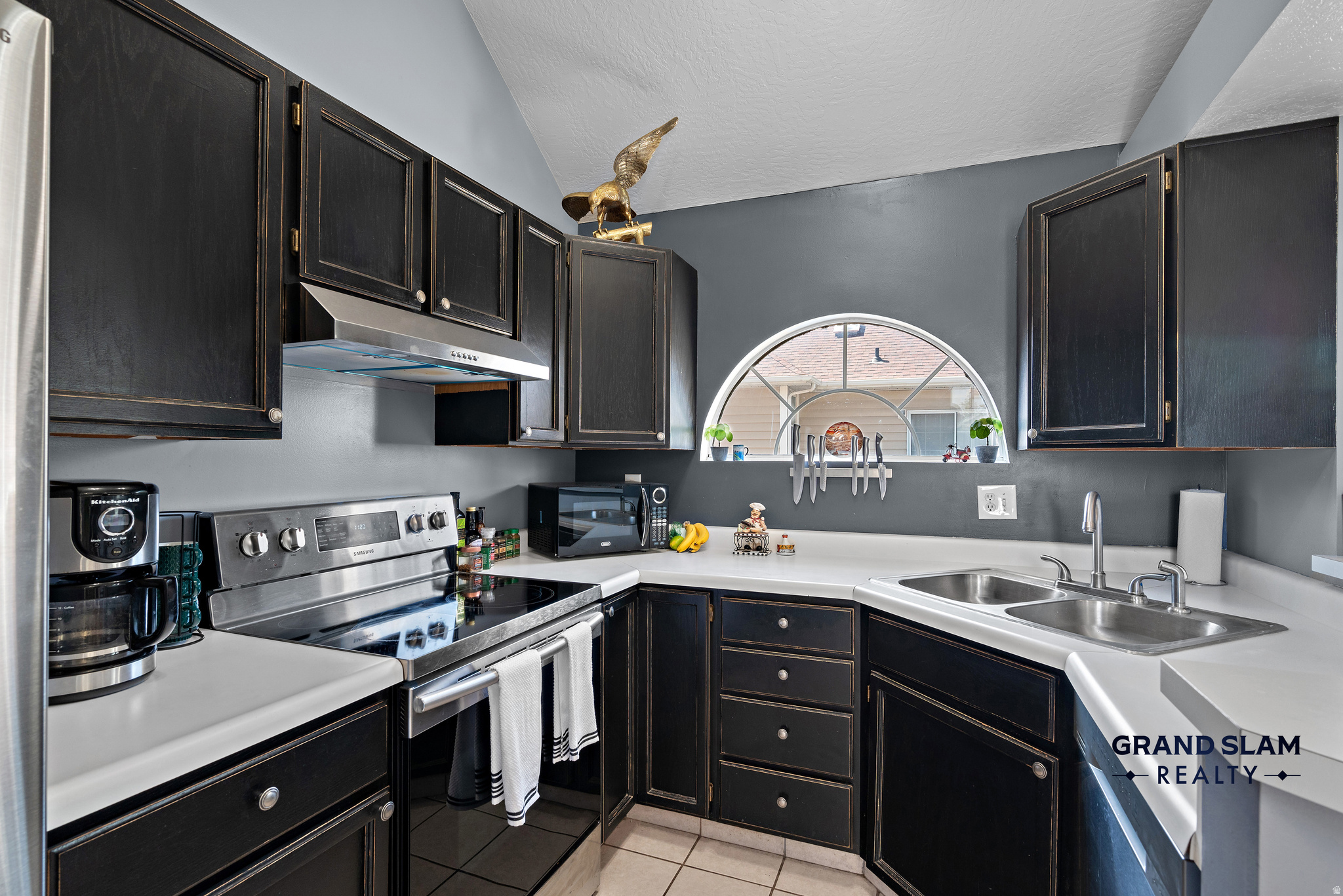 CROSSPOINT CONDOS - Residential