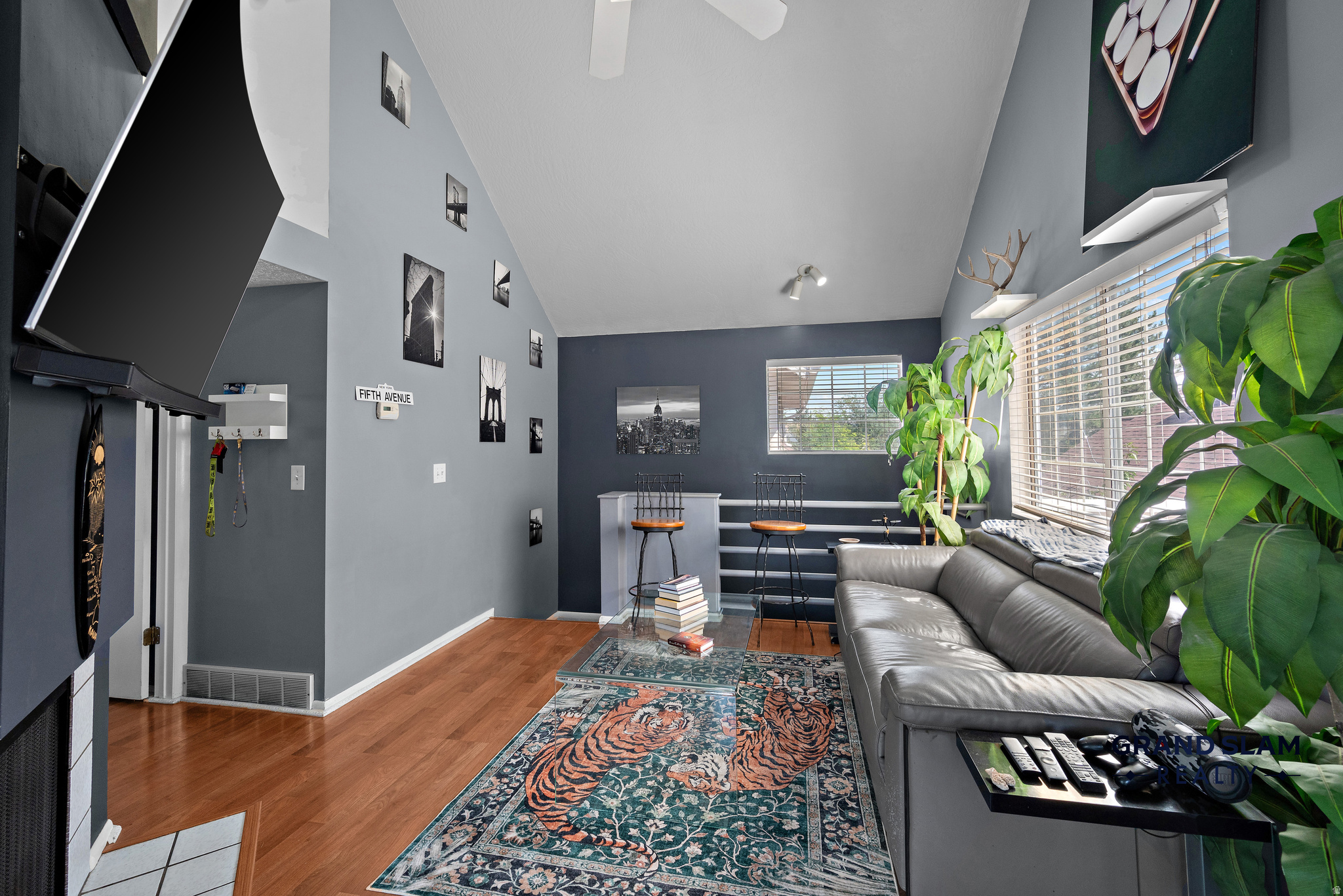 CROSSPOINT CONDOS - Residential