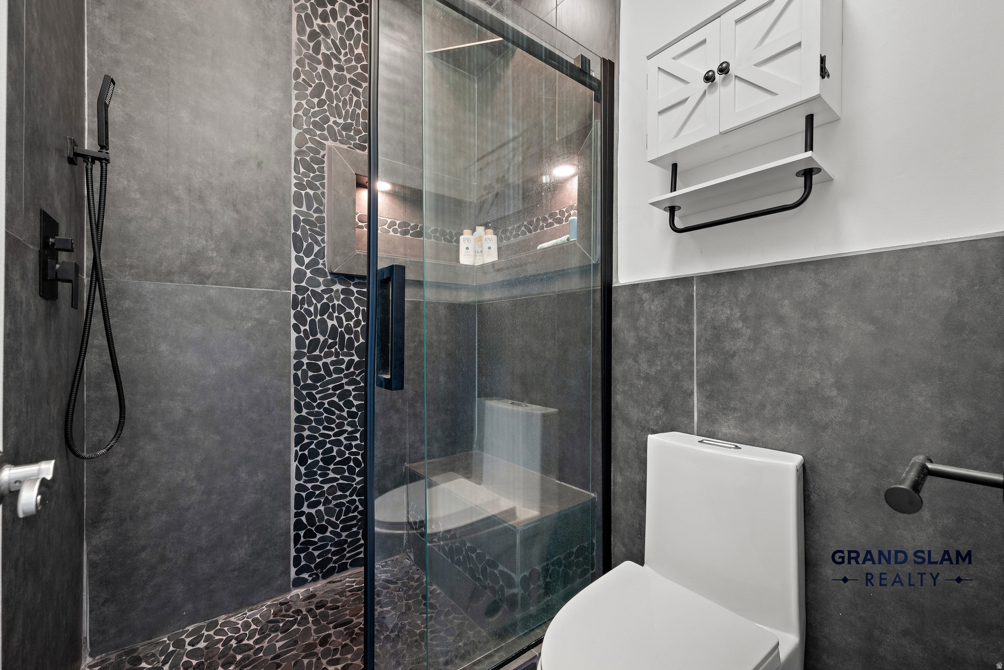 CROSSPOINT CONDOS - Residential