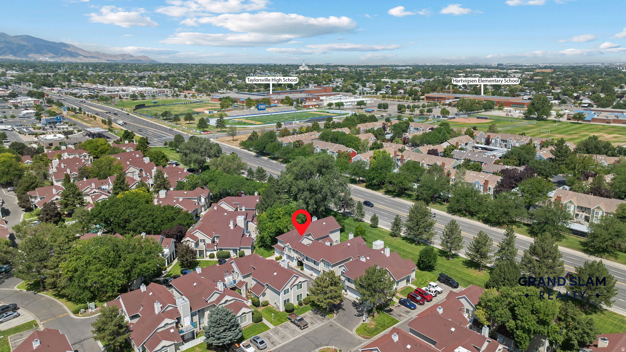 CROSSPOINT CONDOS - Residential