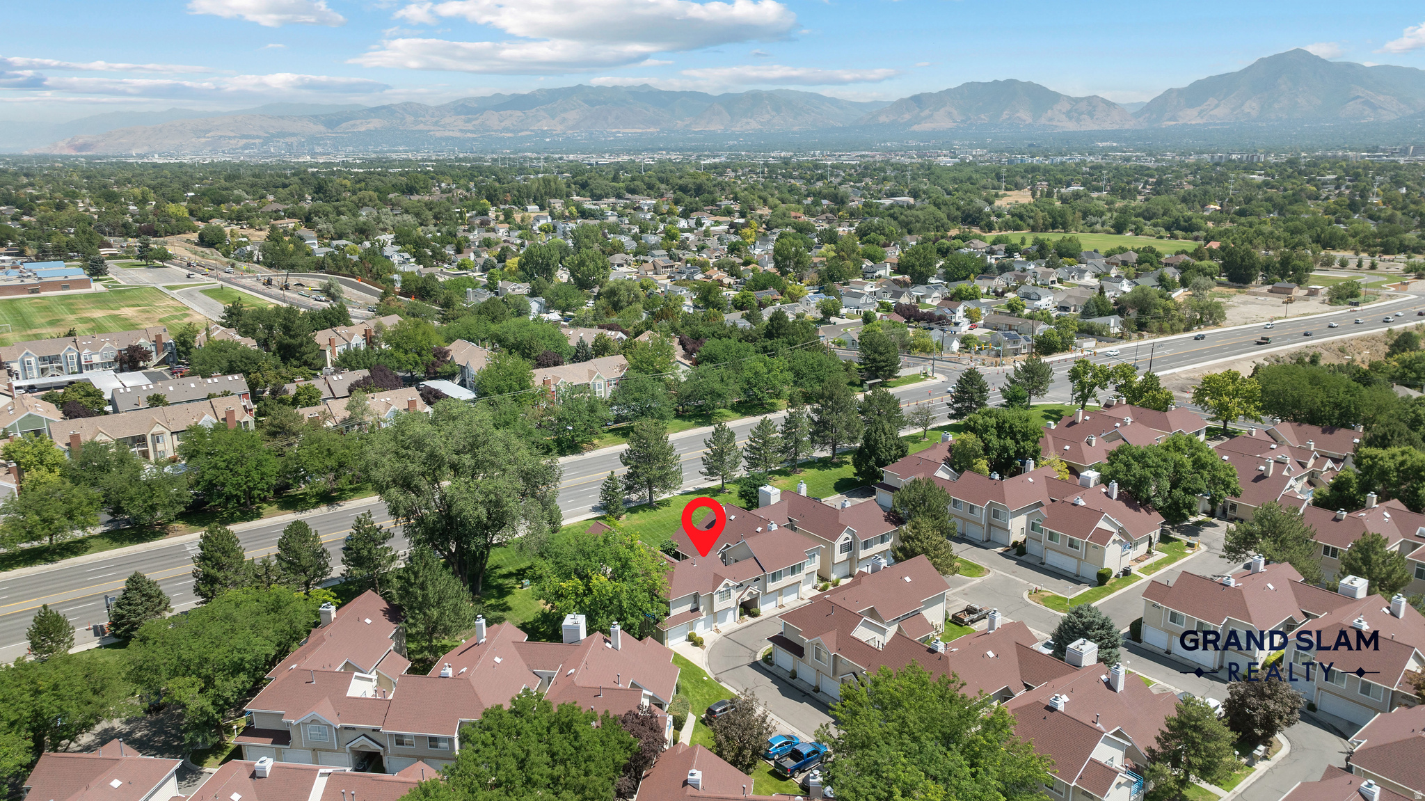 CROSSPOINT CONDOS - Residential