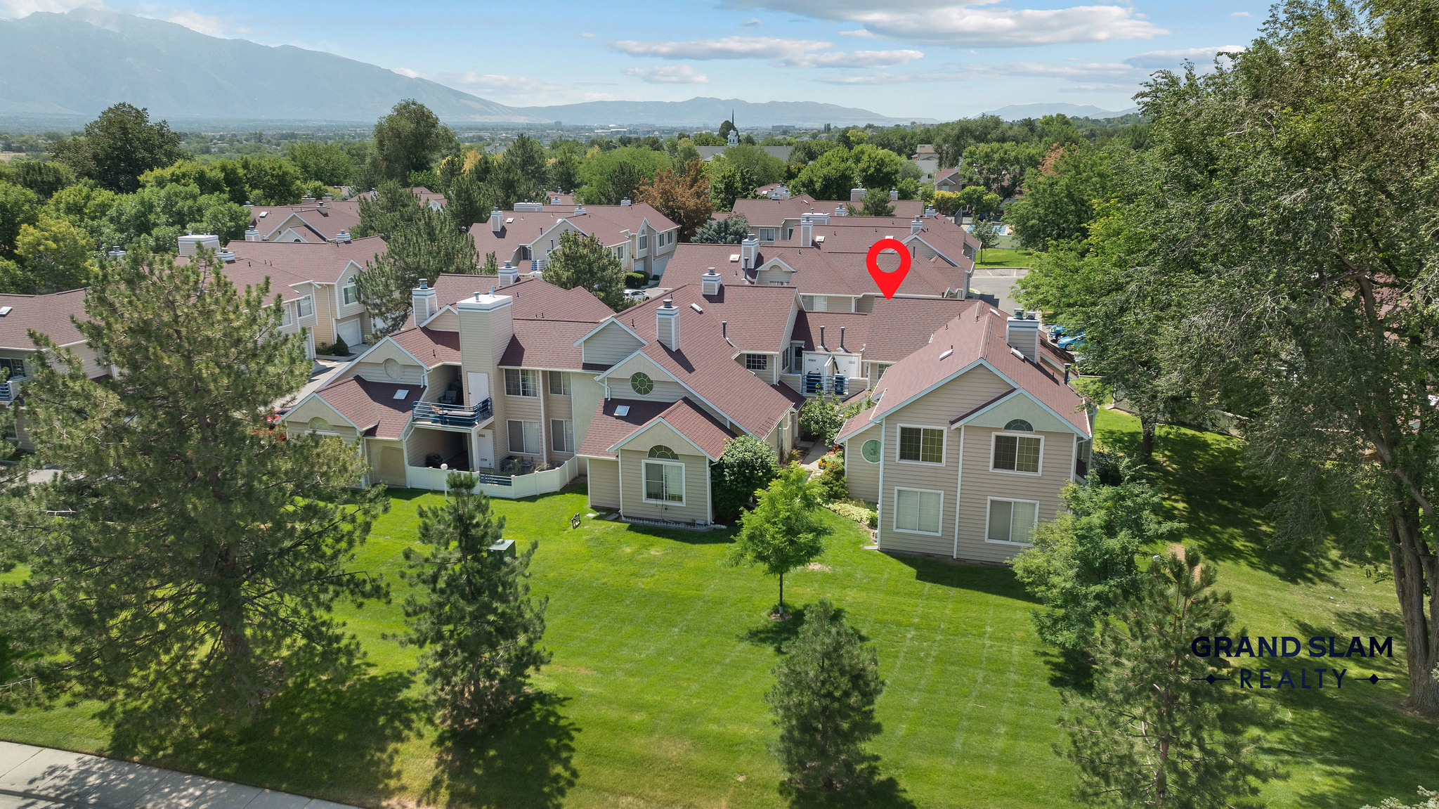 CROSSPOINT CONDOS - Residential