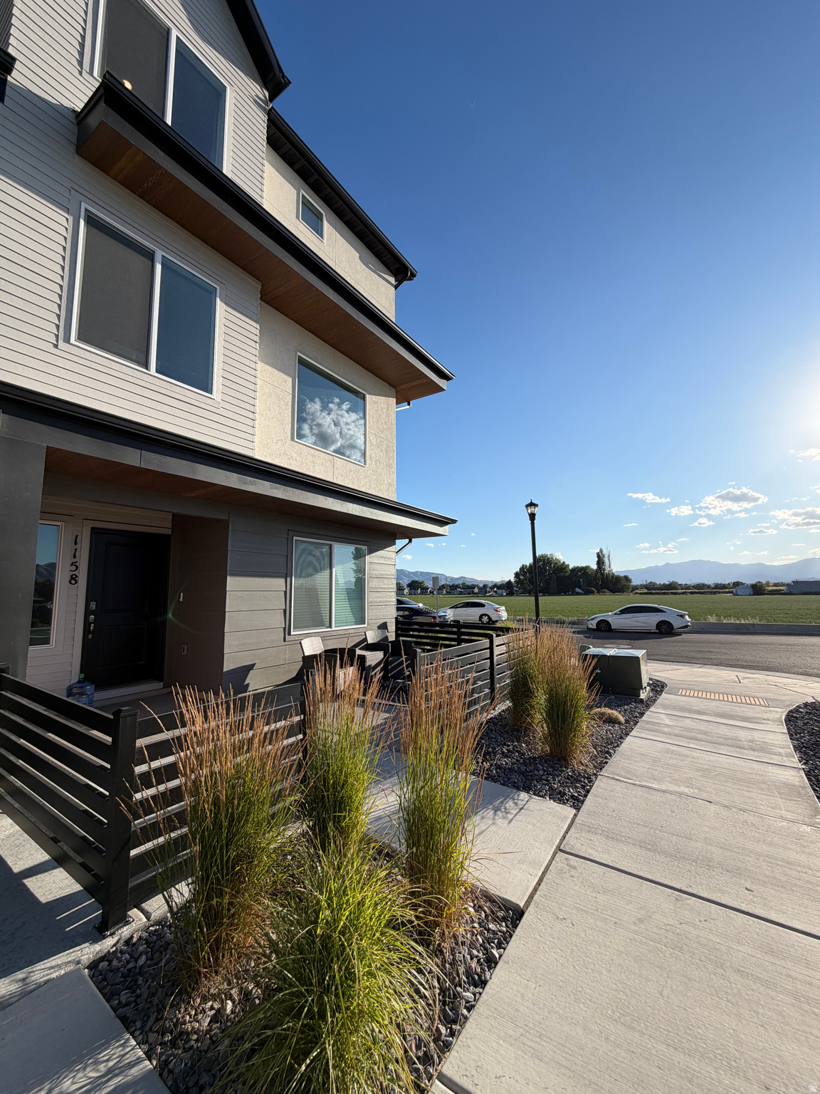 EDGEWATER - Residential