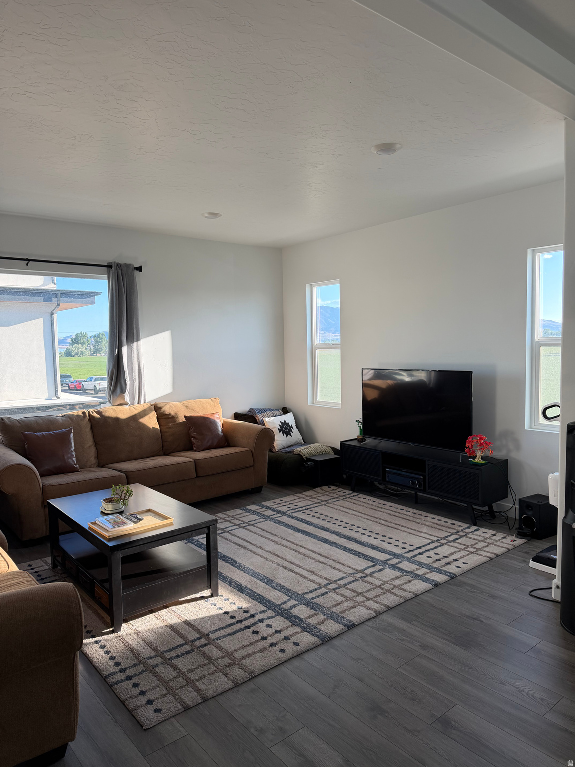EDGEWATER - Residential