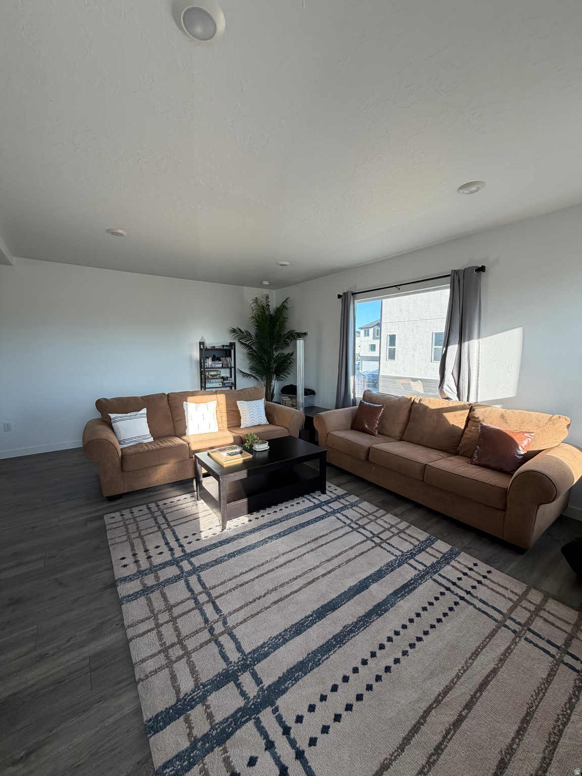 EDGEWATER - Residential