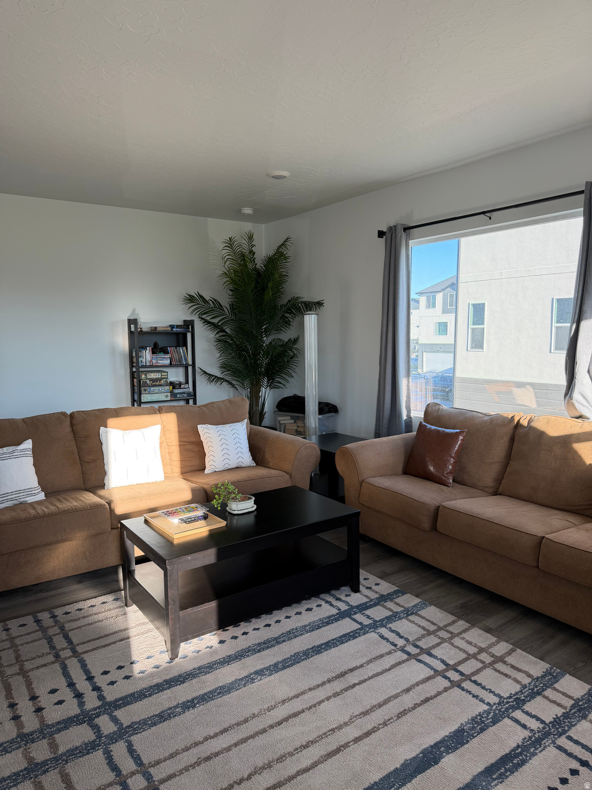 EDGEWATER - Residential