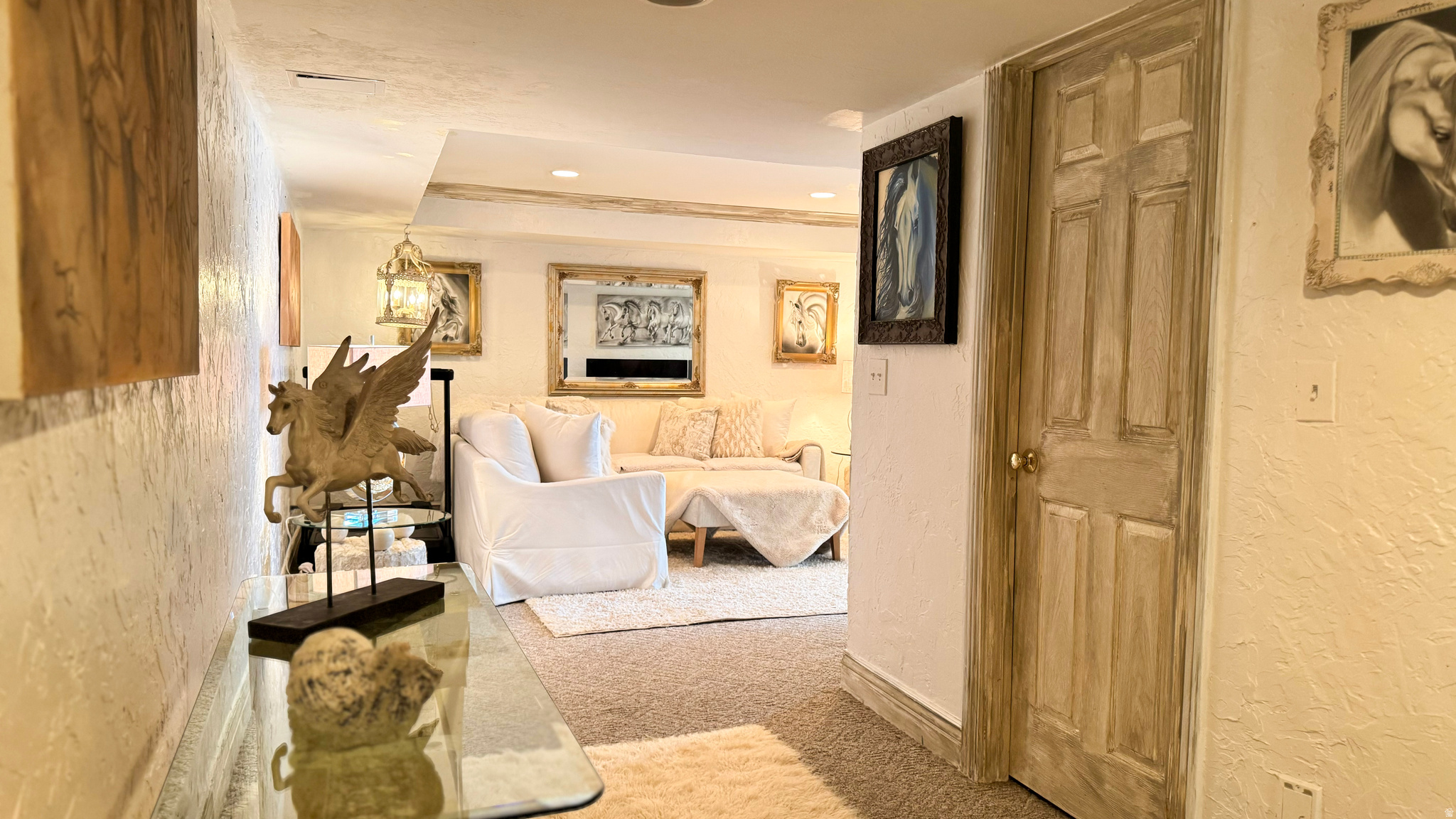 FALCON CREST - Residential