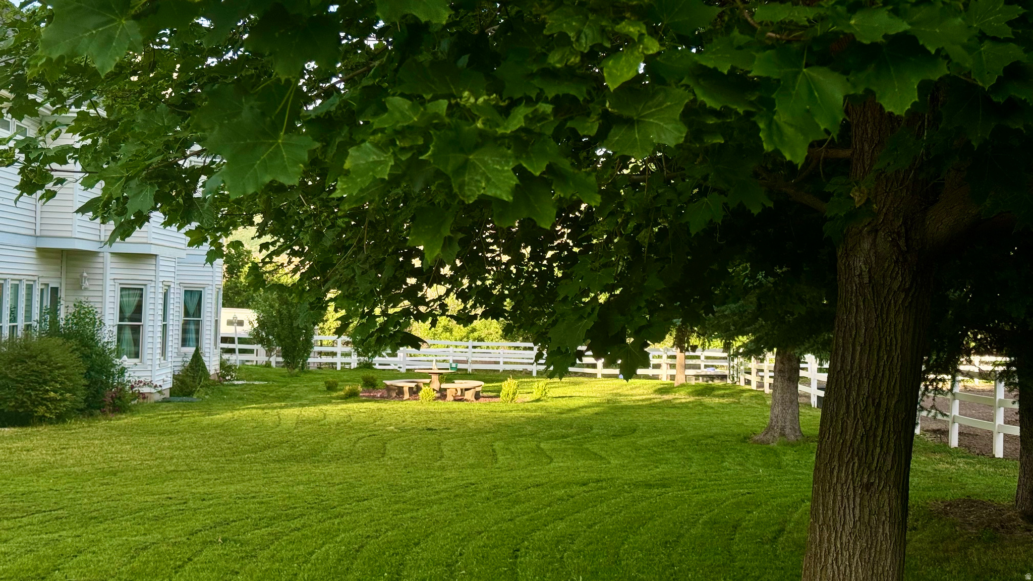 FALCON CREST - Residential