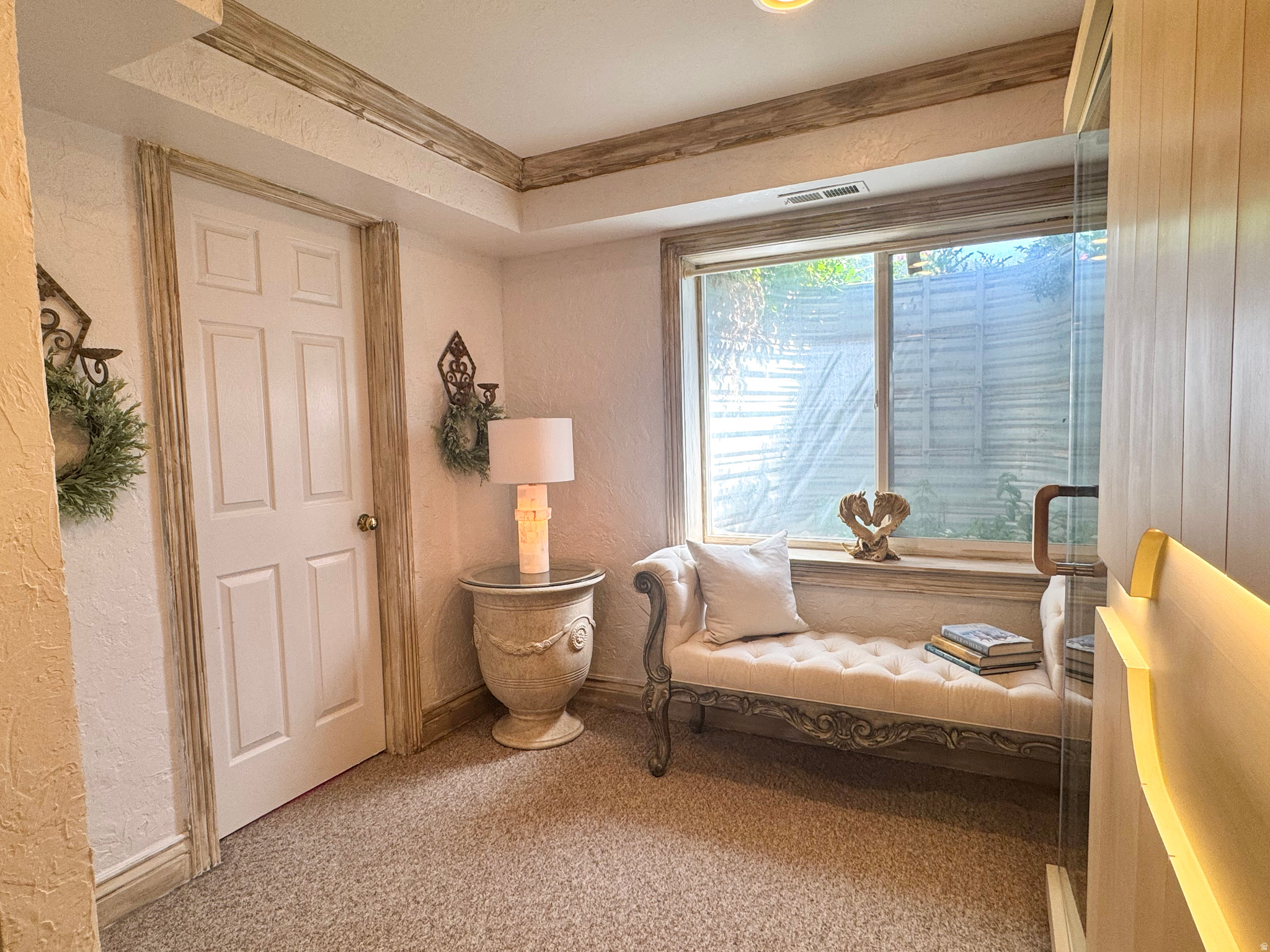 FALCON CREST - Residential