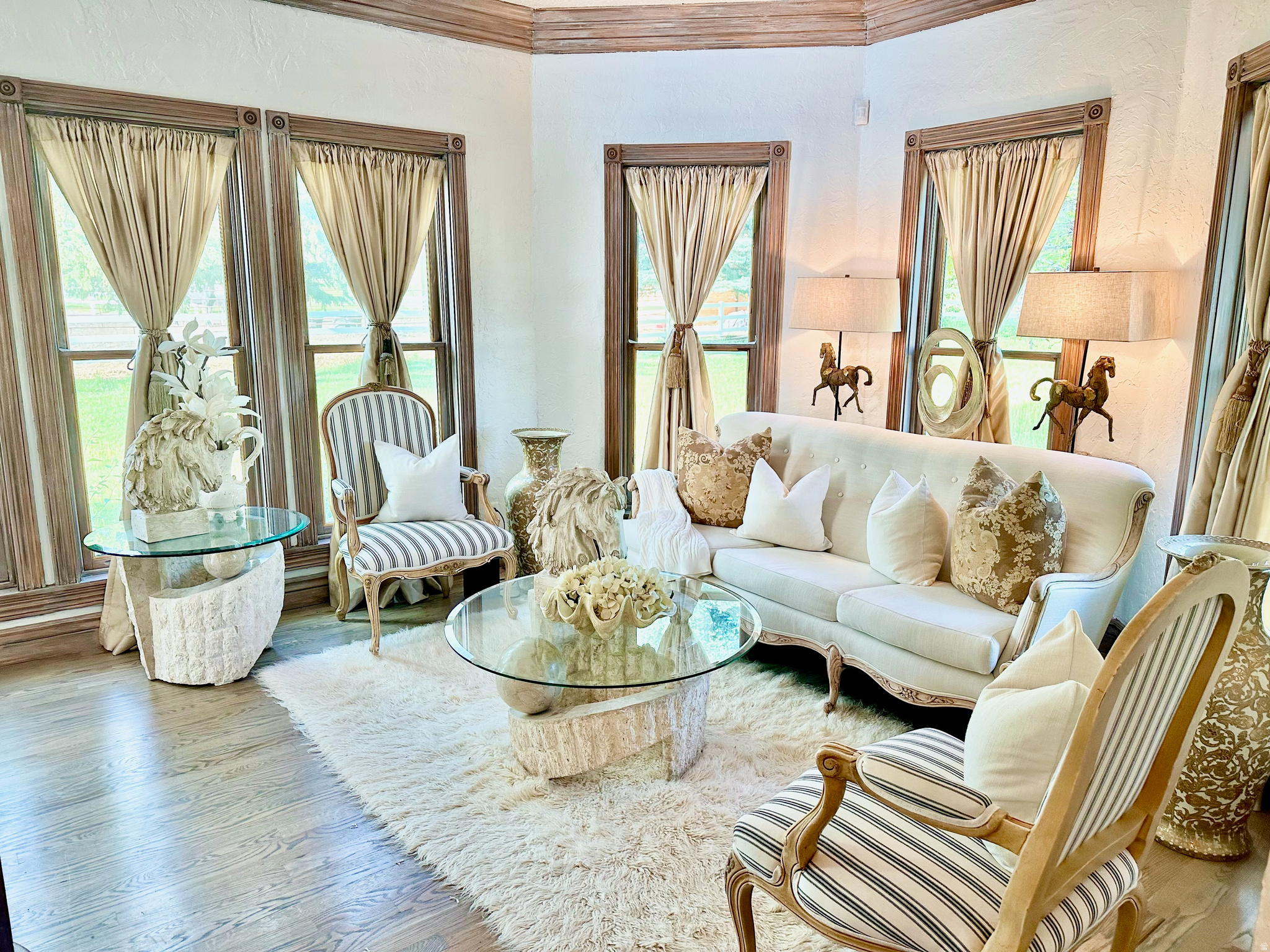 FALCON CREST - Residential