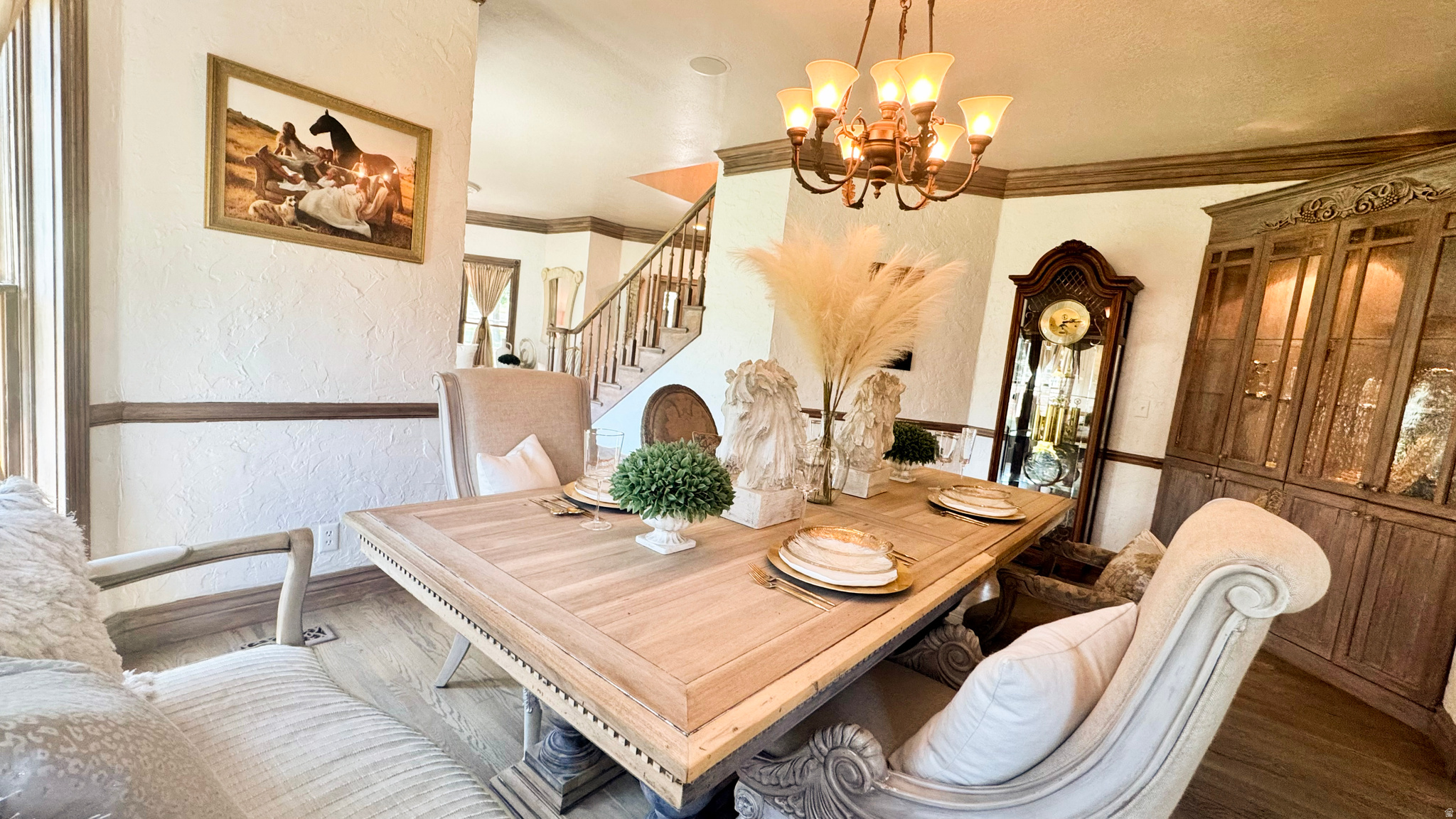 FALCON CREST - Residential