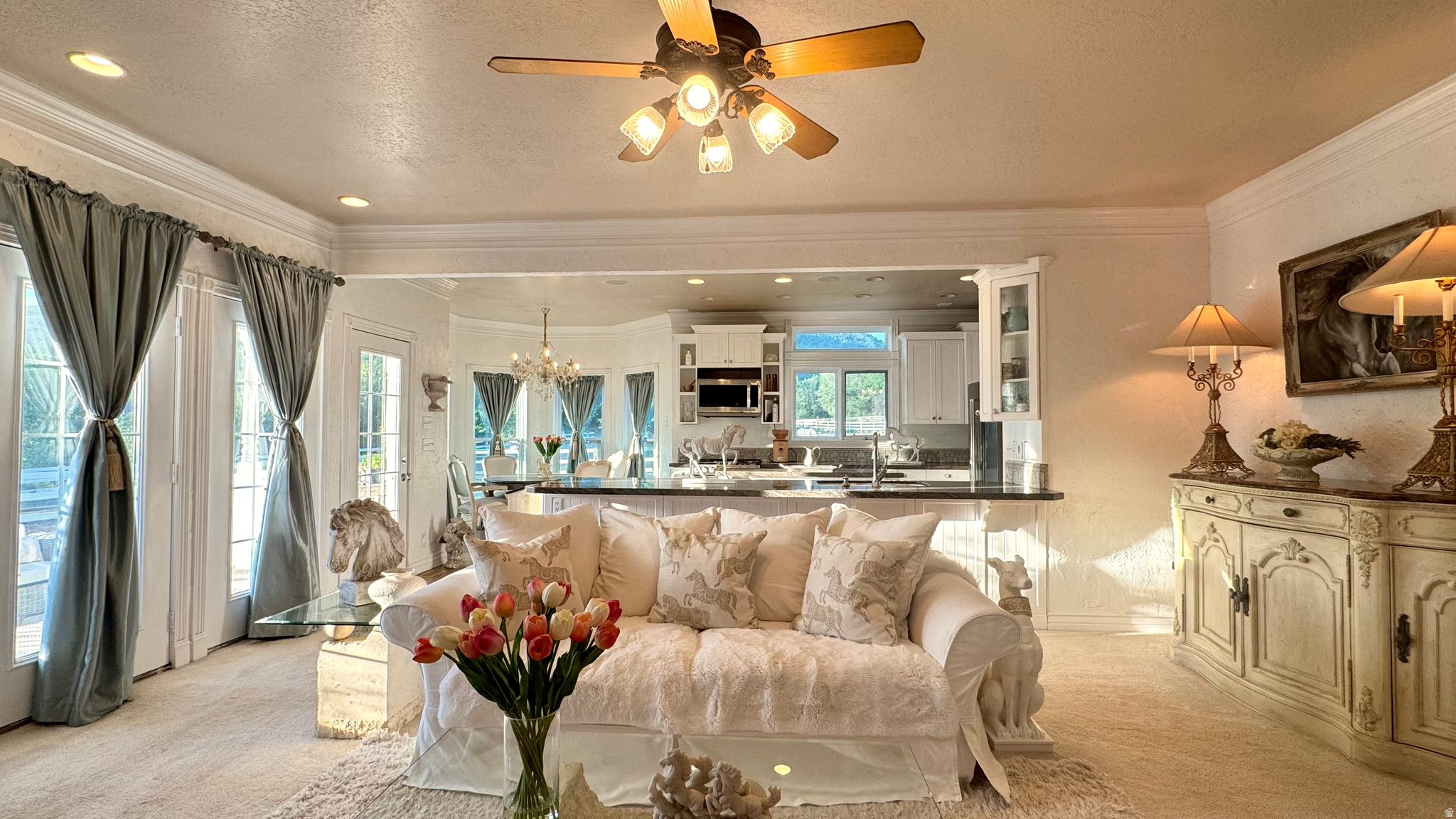 FALCON CREST - Residential