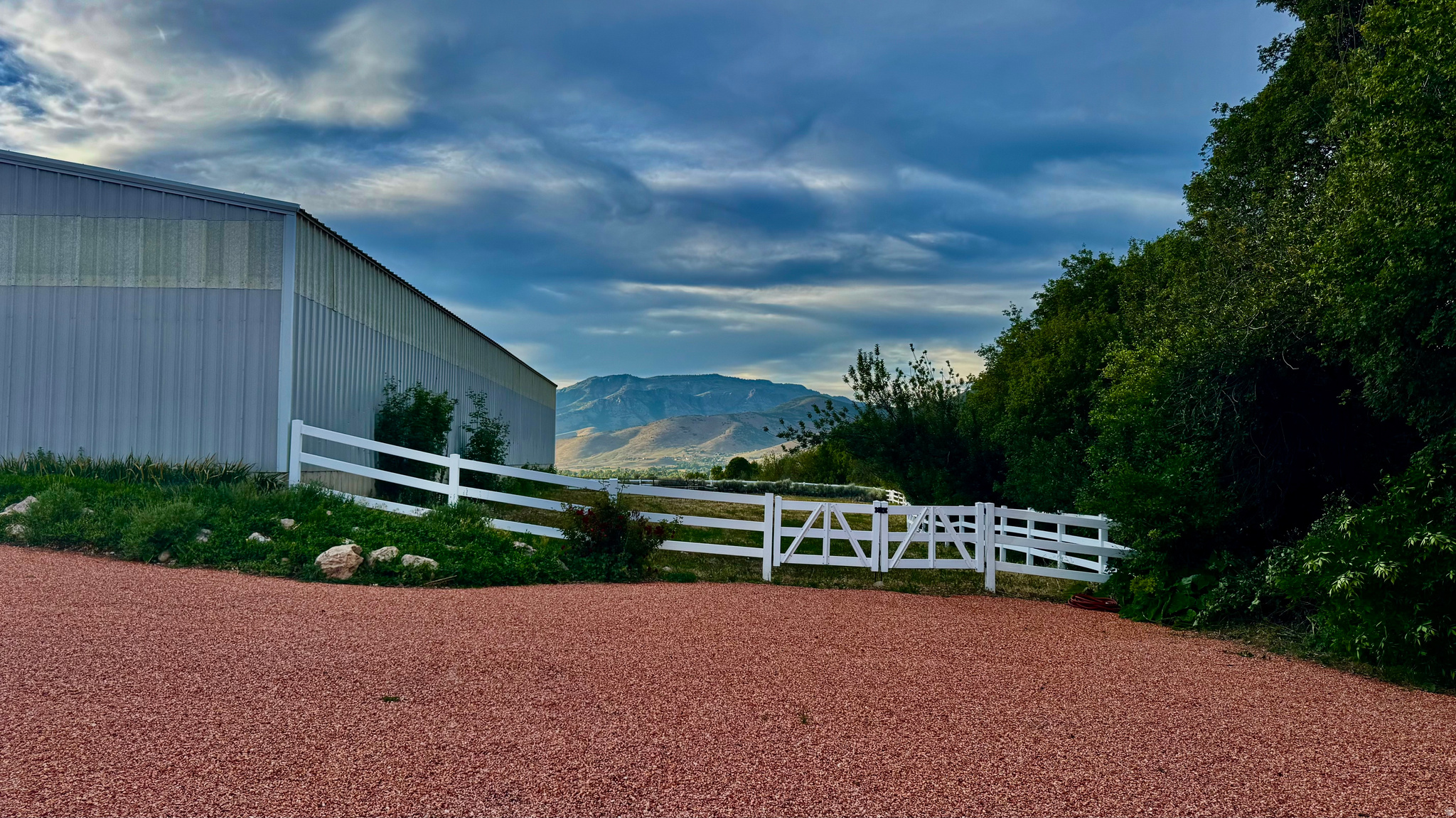 FALCON CREST - Residential
