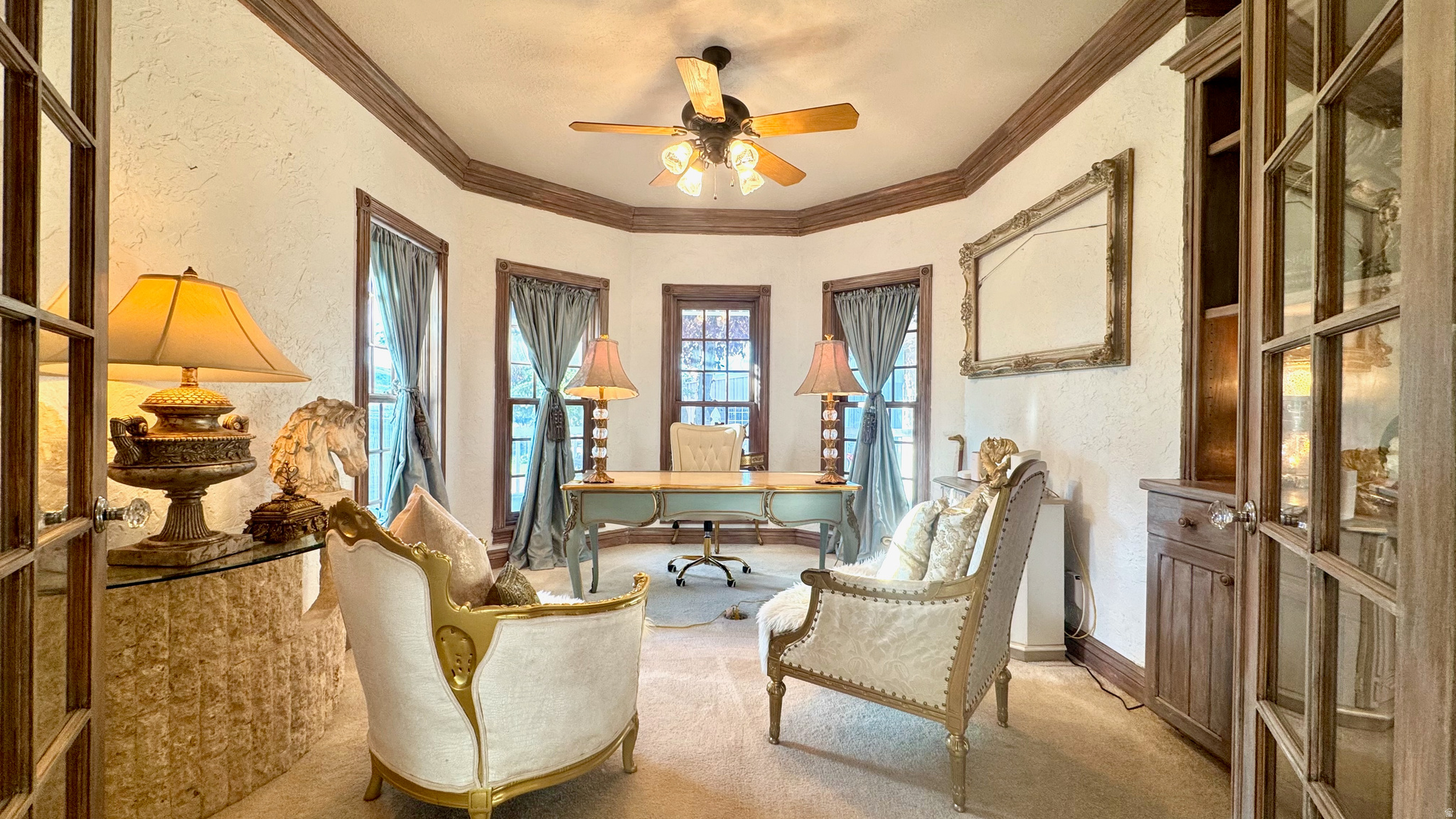 FALCON CREST - Residential