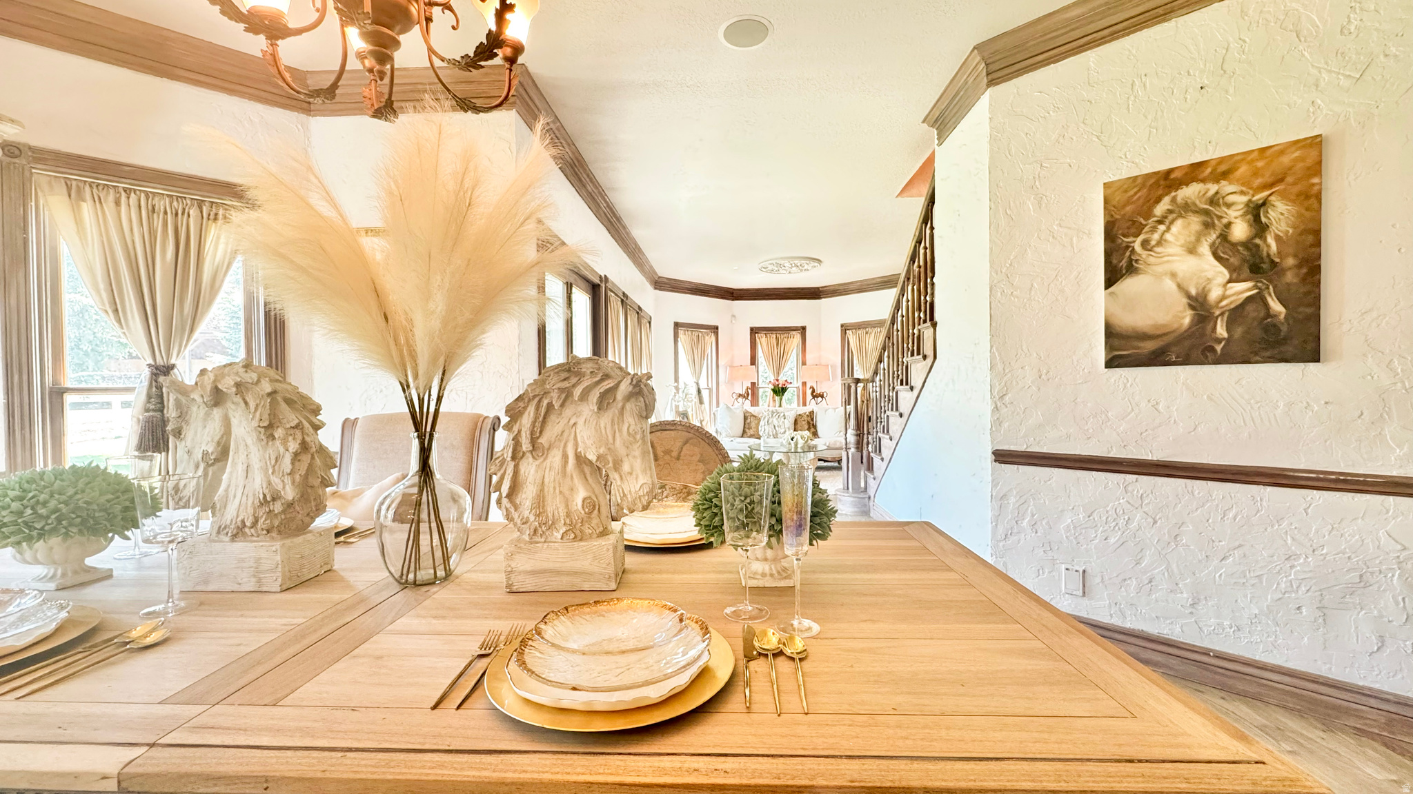 FALCON CREST - Residential