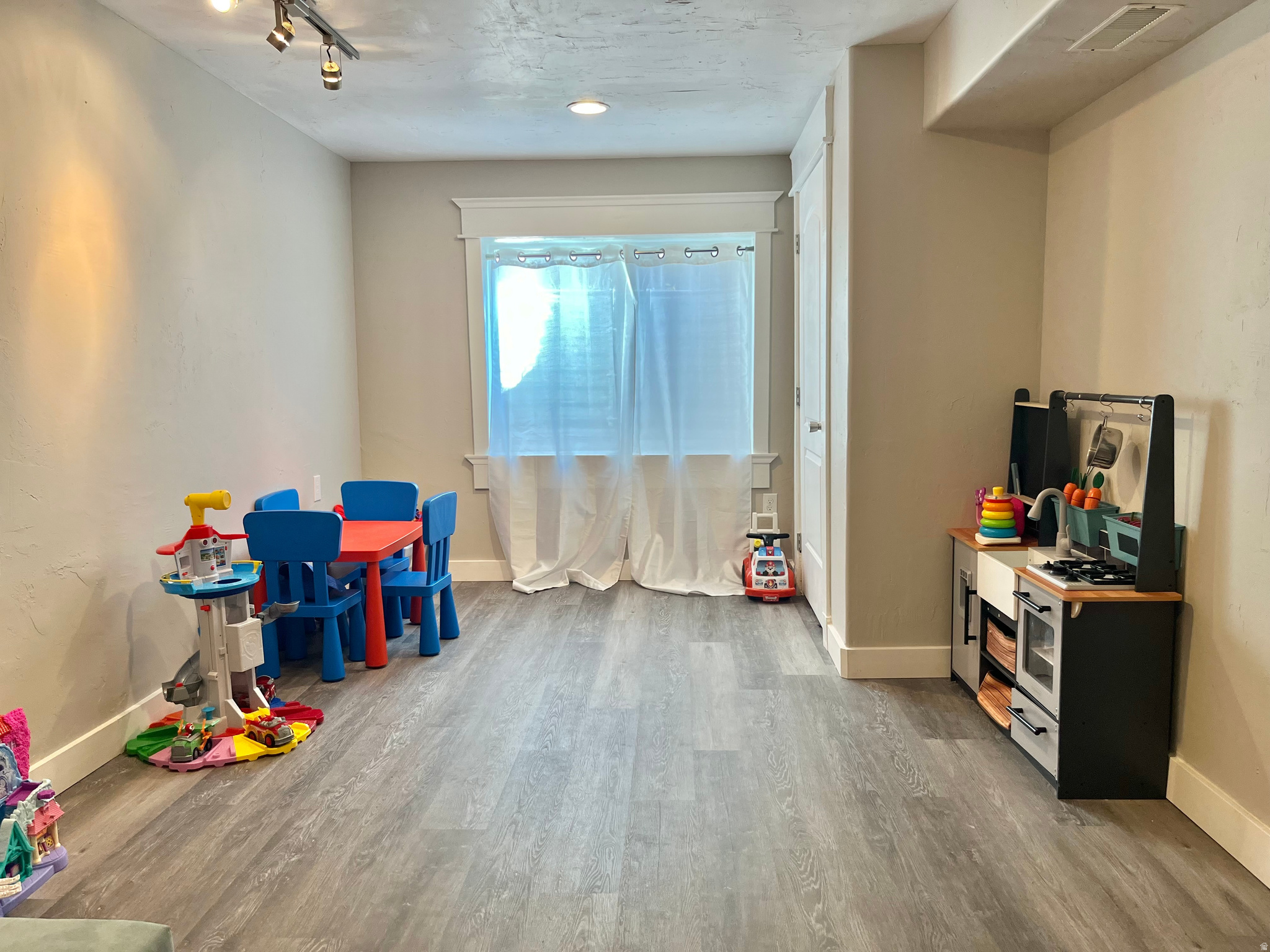 SKYLINE RIDGE - Residential