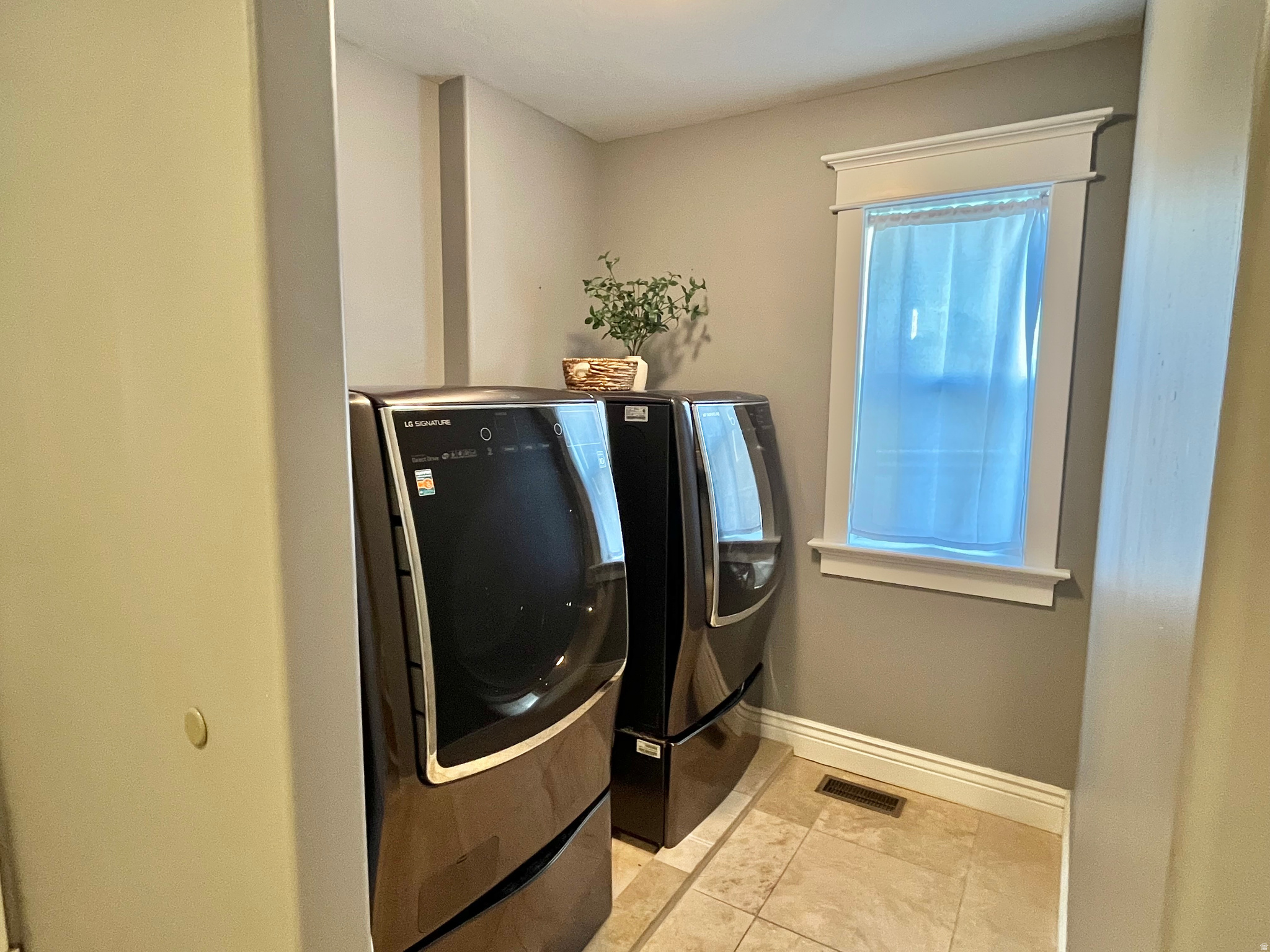 SKYLINE RIDGE - Residential