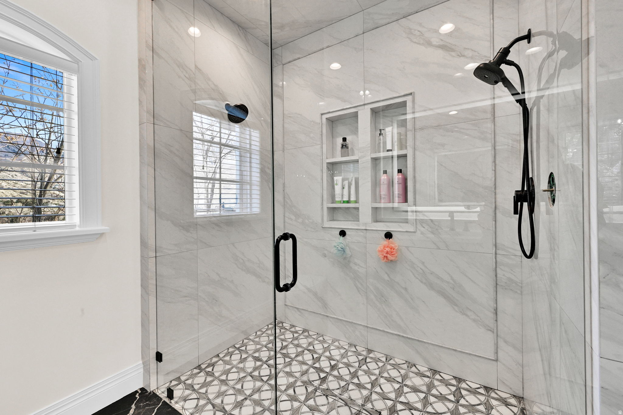 BELLA VISTA HEIGHTS - Residential