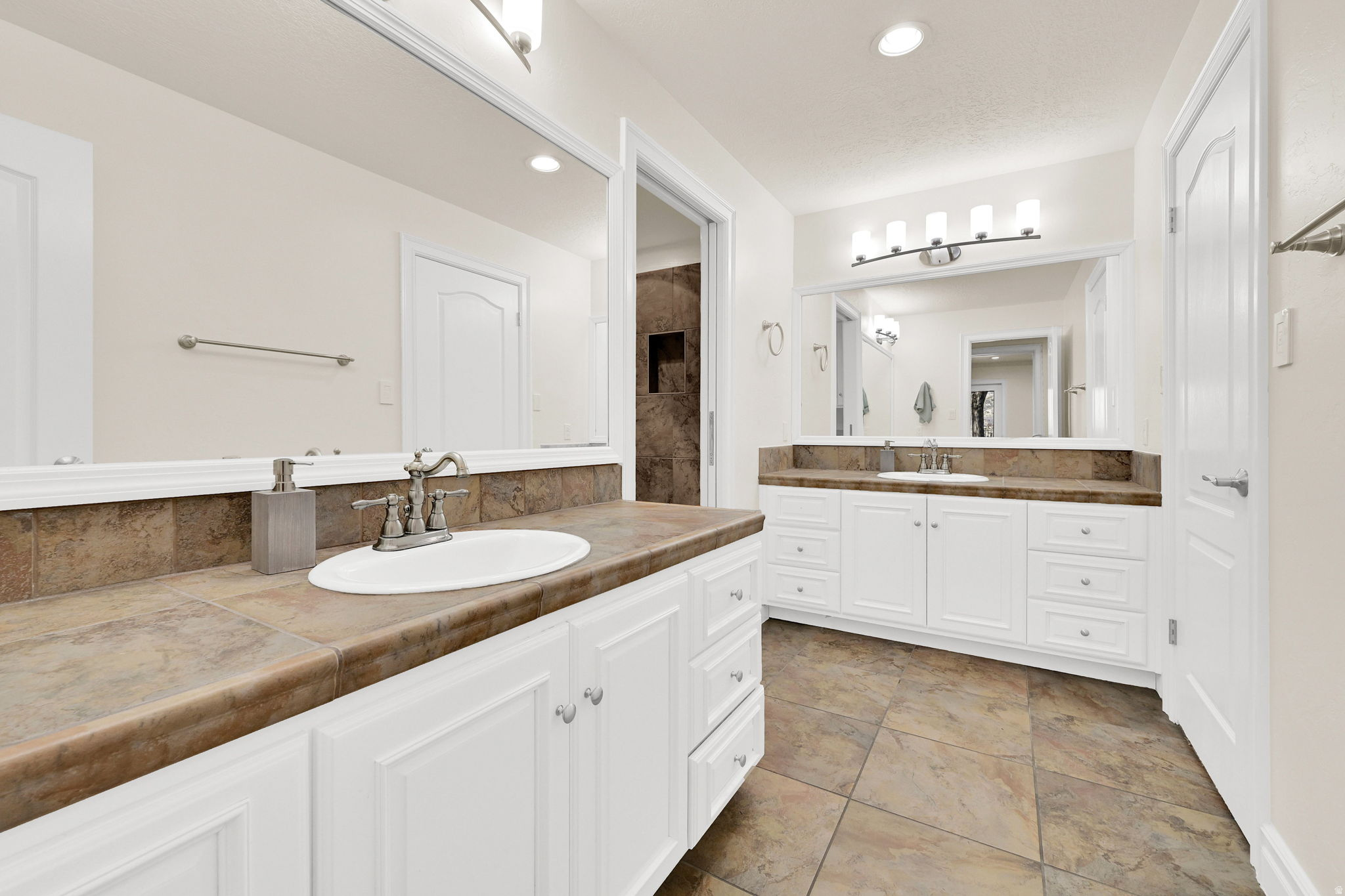 BELLA VISTA HEIGHTS - Residential
