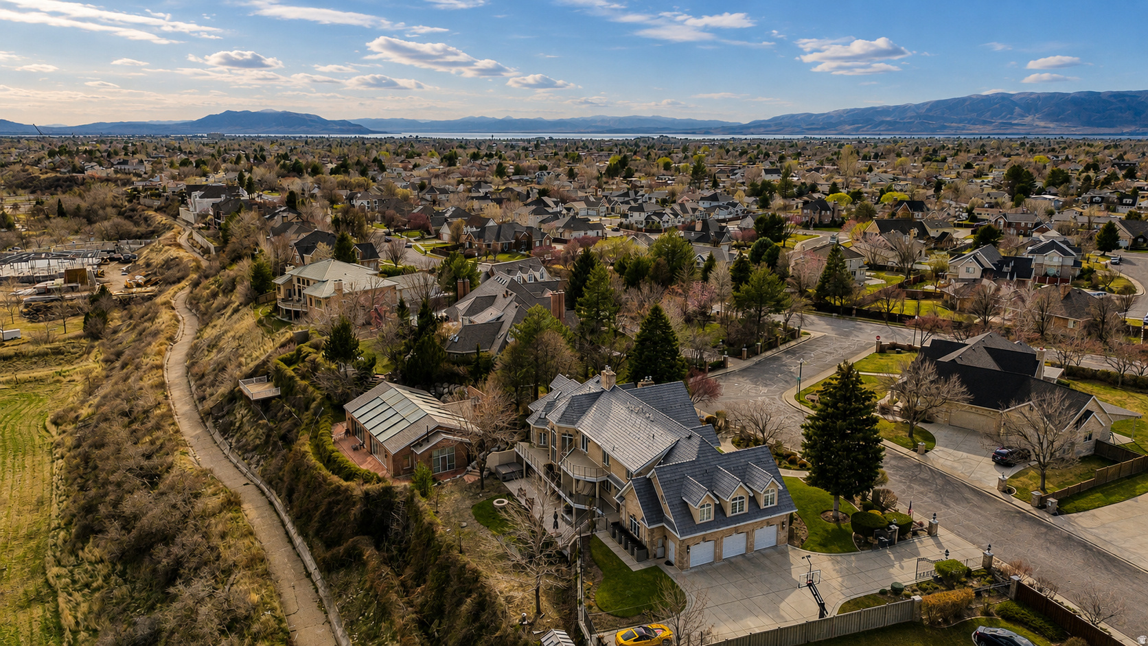BELLA VISTA HEIGHTS - Residential