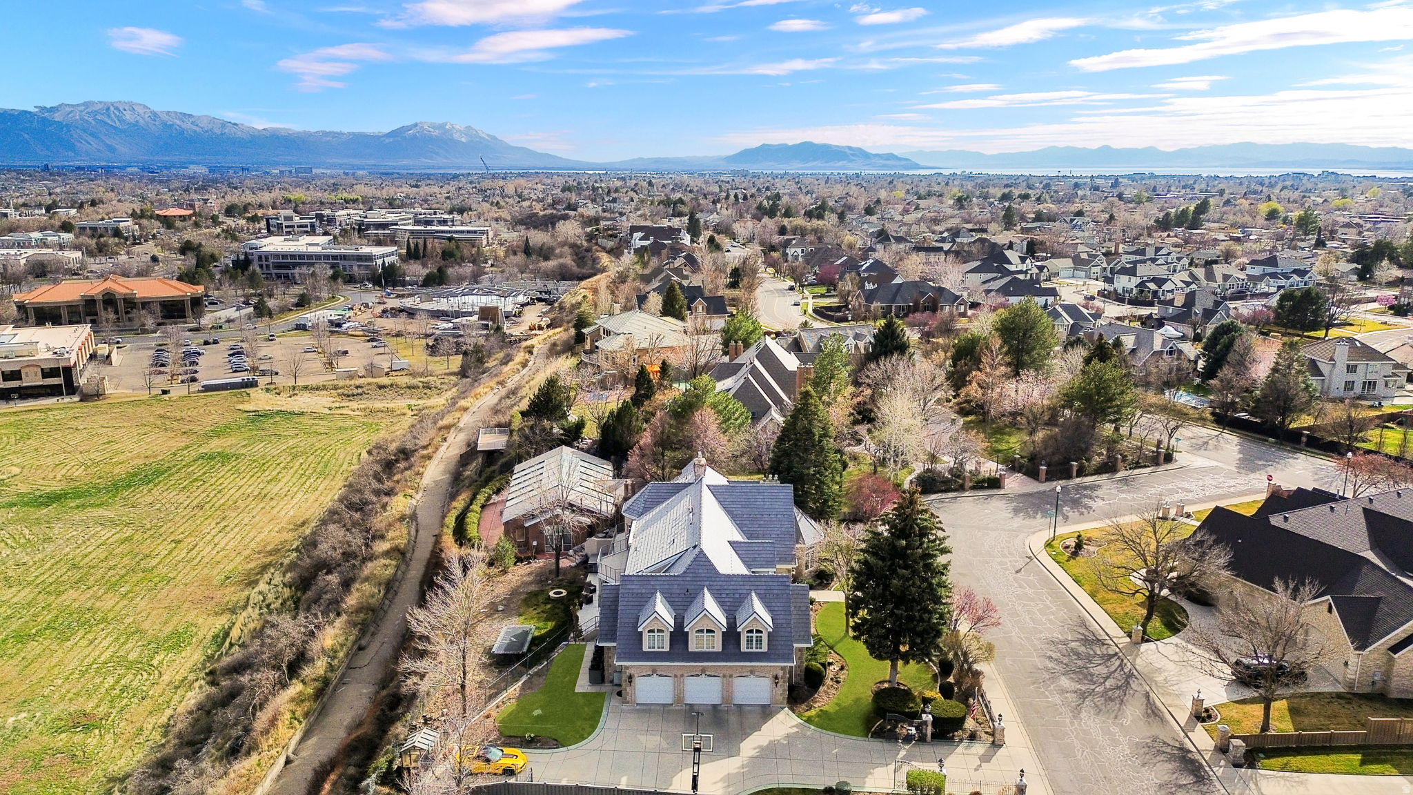 BELLA VISTA HEIGHTS - Residential