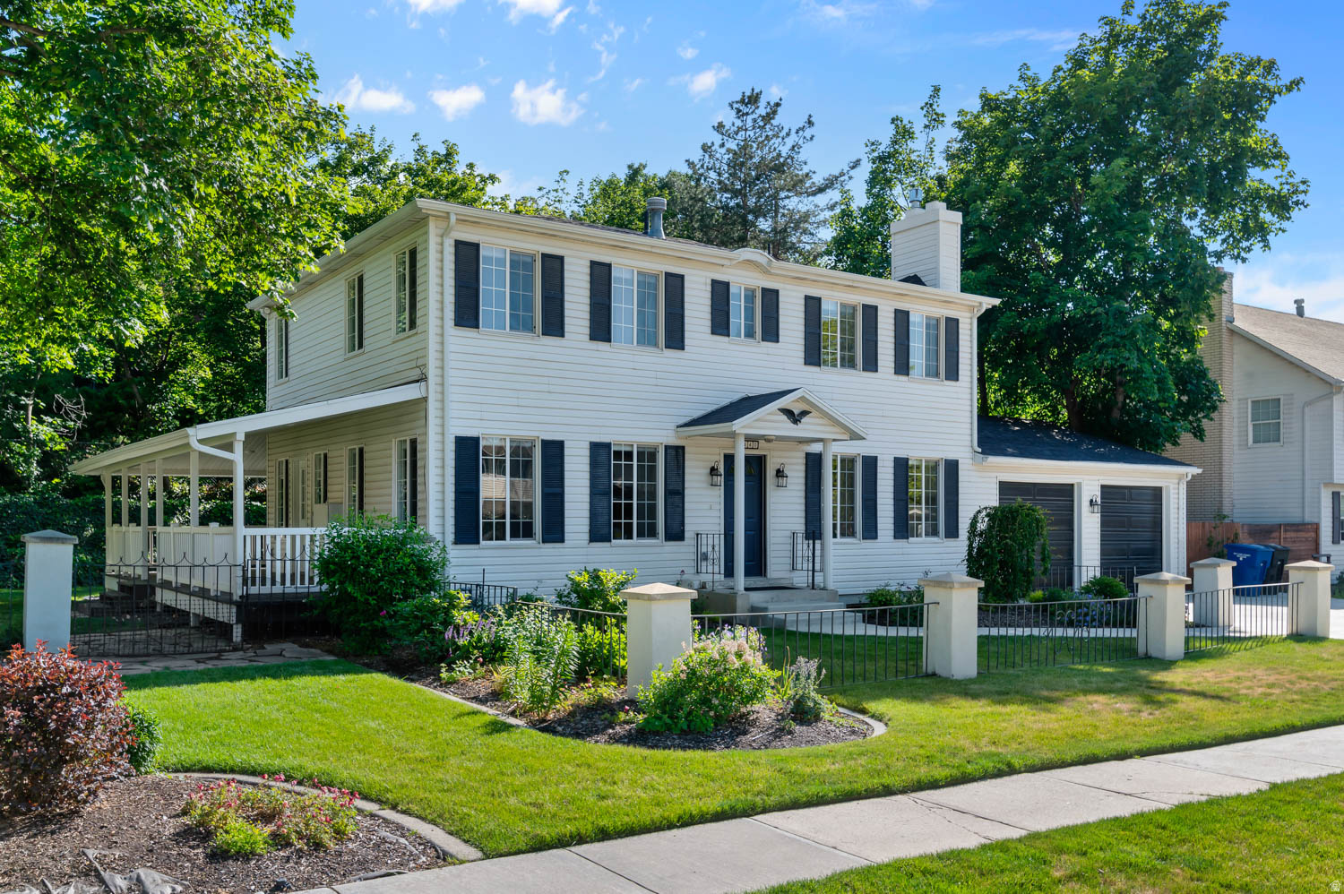 Square footage figures are provided as a courtesy estimate only and were obtained from county records.  Buyer is advised to obtain an independent measurement.