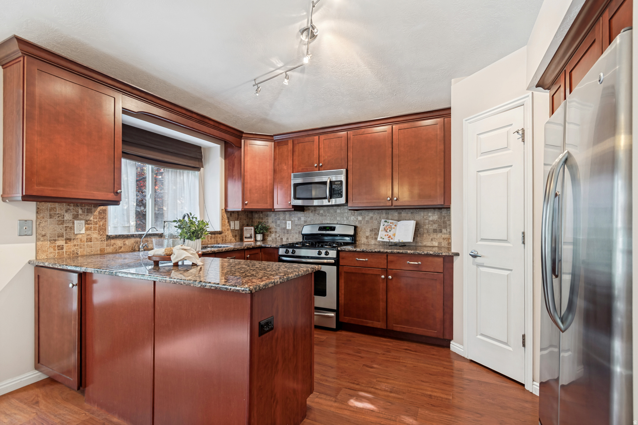 SUNSET PONDS PUD - Residential