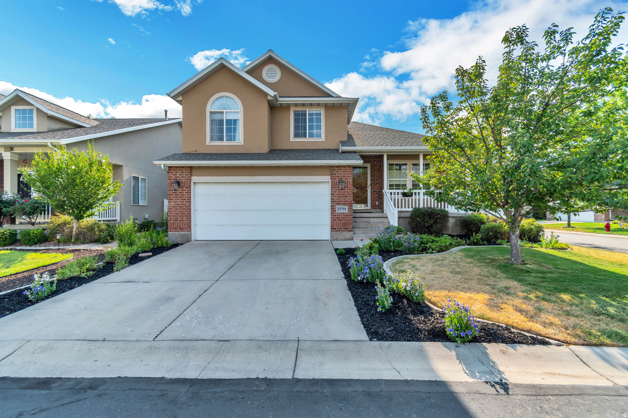 This beautifully updated and remodeled home has been renovated to perfection! Featuring brand-new carpet throughout, this home is exceptionally clean and move-in ready. Situated on a desirable corner lot, it offers a fully landscaped, fully fenced yard that's perfect for relaxing or entertaining.  Located in the highly sought-after Sunset Ponds community, residents enjoy access to fantastic neighborhood amenities, including a community pool, basketball court, picnic area, and beautifully maintained common spaces. This is a wonderful opportunity to enjoy a beautifully finished home in an outstanding neighborhood.