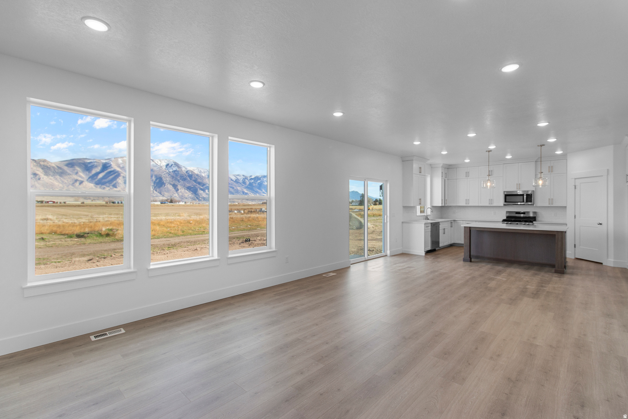 RIVER'S EDGE - Residential